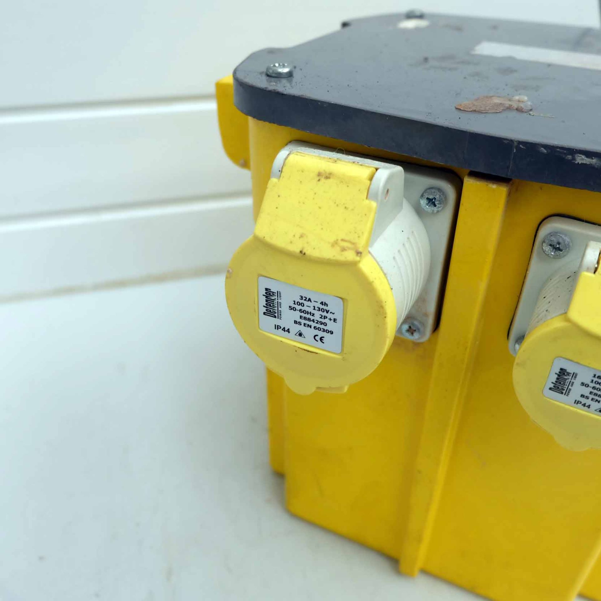 Defender 110V Transformer. 5.0KVA. 2 x 16A Outputs. 1 x 32A Output. 1 x Reset Button. 240V Input.  - Image 3 of 7