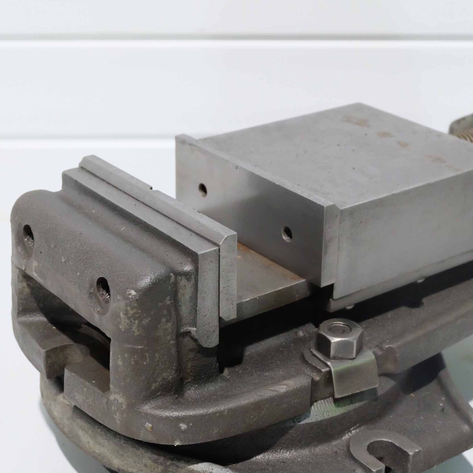 Bridgeport Machine Vice on Swivelling Base. Jaws 6" x 2". Max Opening 5". Max Height 6". - Image 3 of 6