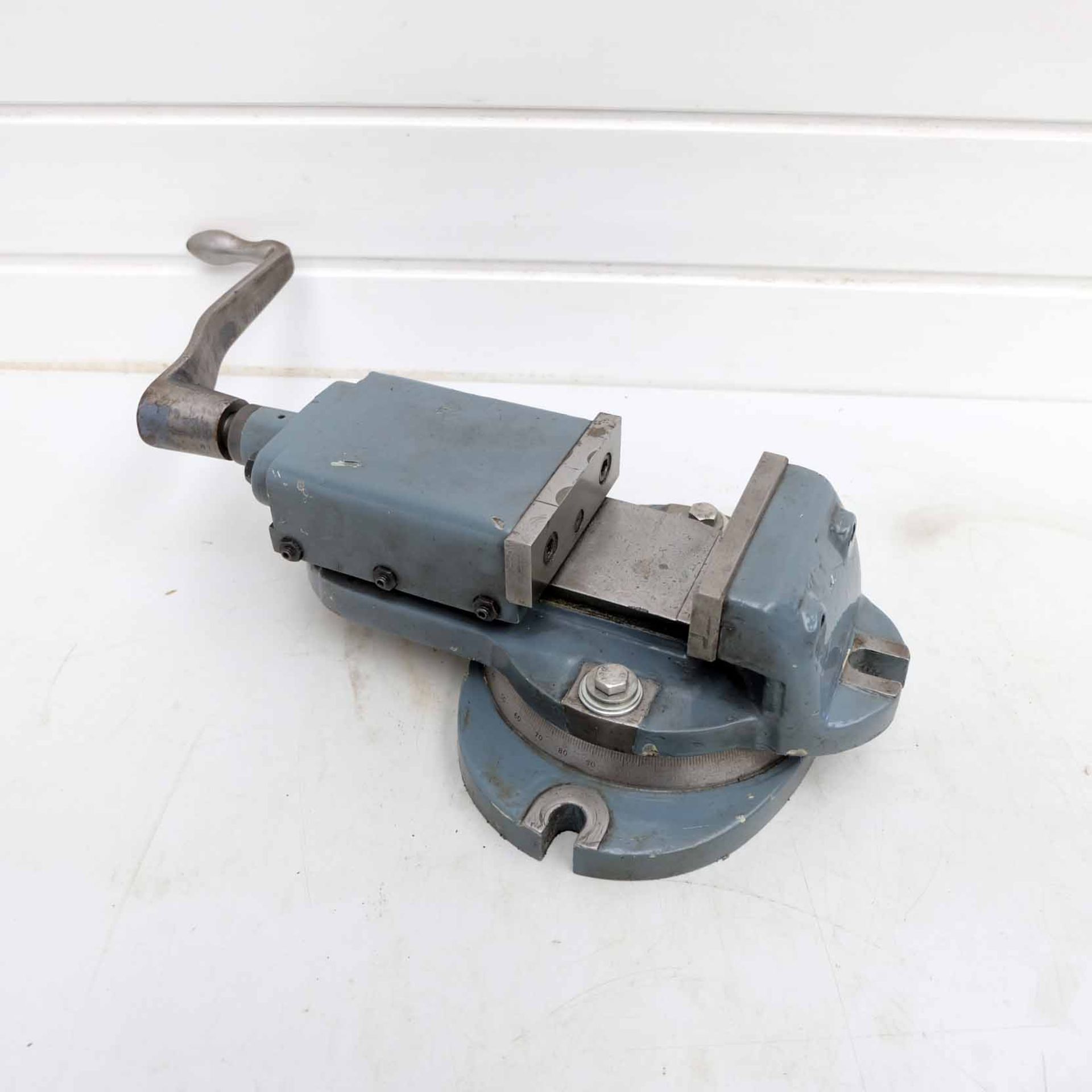 4" Swivelliing Machine Vice. Jaws 4" x 1 1/2". Max Opening 2 3/4". Overall Height 4 3/8". - Image 3 of 5