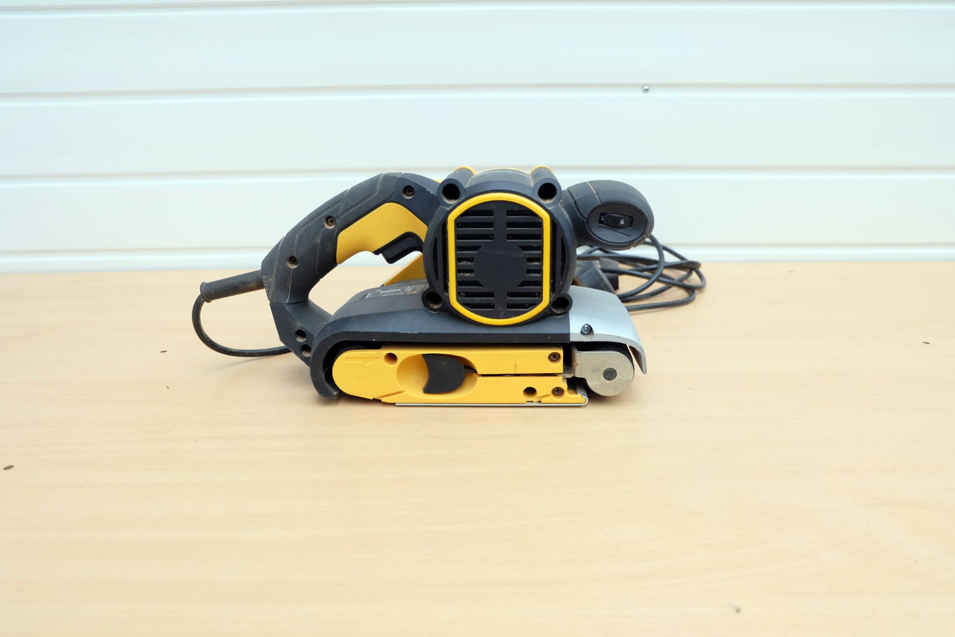 JCB BS900 Belt Sander. 150-320rpm. Single Phase. Power 900W. - Image 2 of 6