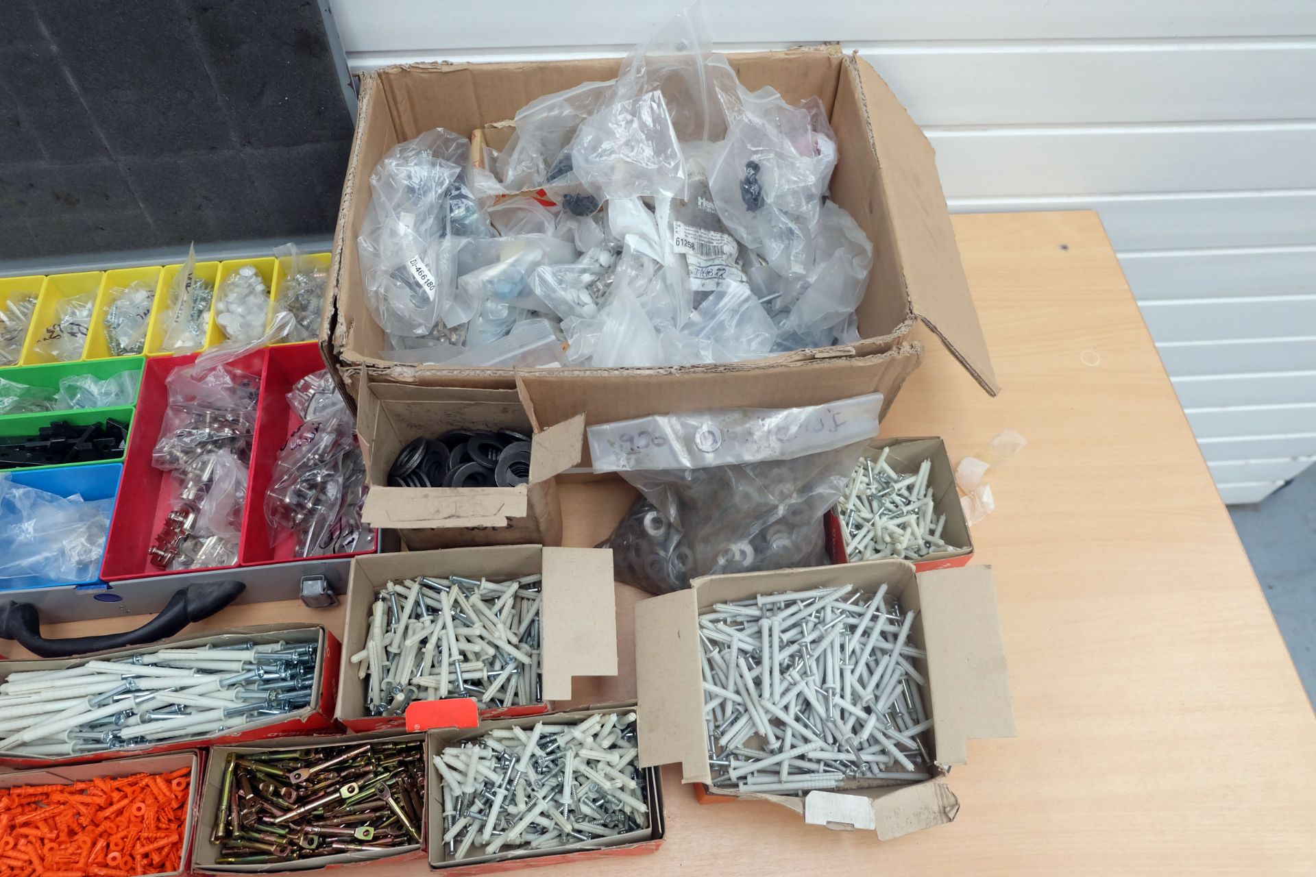 Quantity of Screws & Fittings for Doors etc. - Image 2 of 3