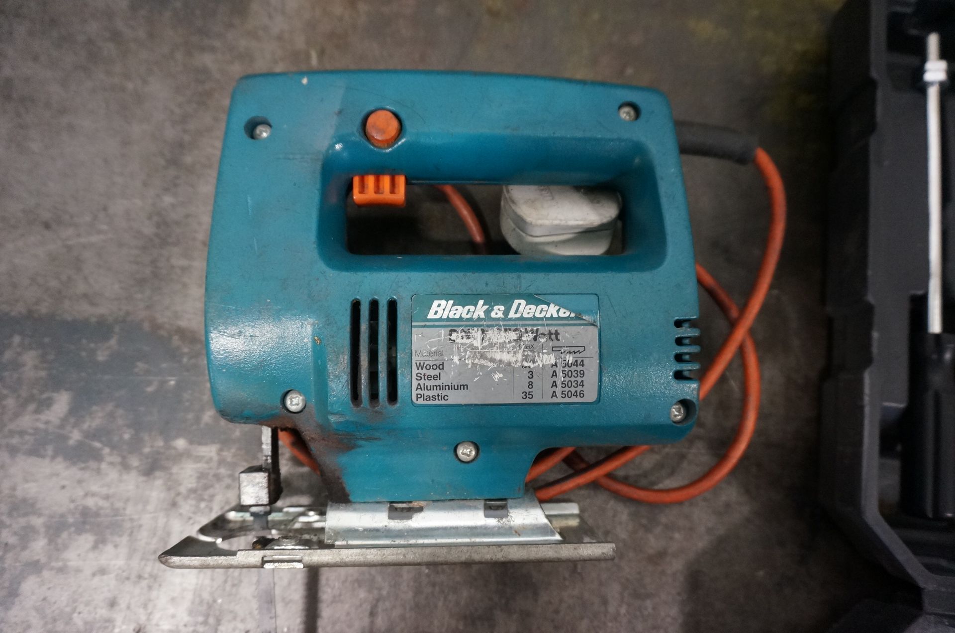 Three 240V Hand Tools. Comprimising of: Titan Heat Gun, Black & Decker Jigsaw & Record Power Engrave - Image 4 of 6