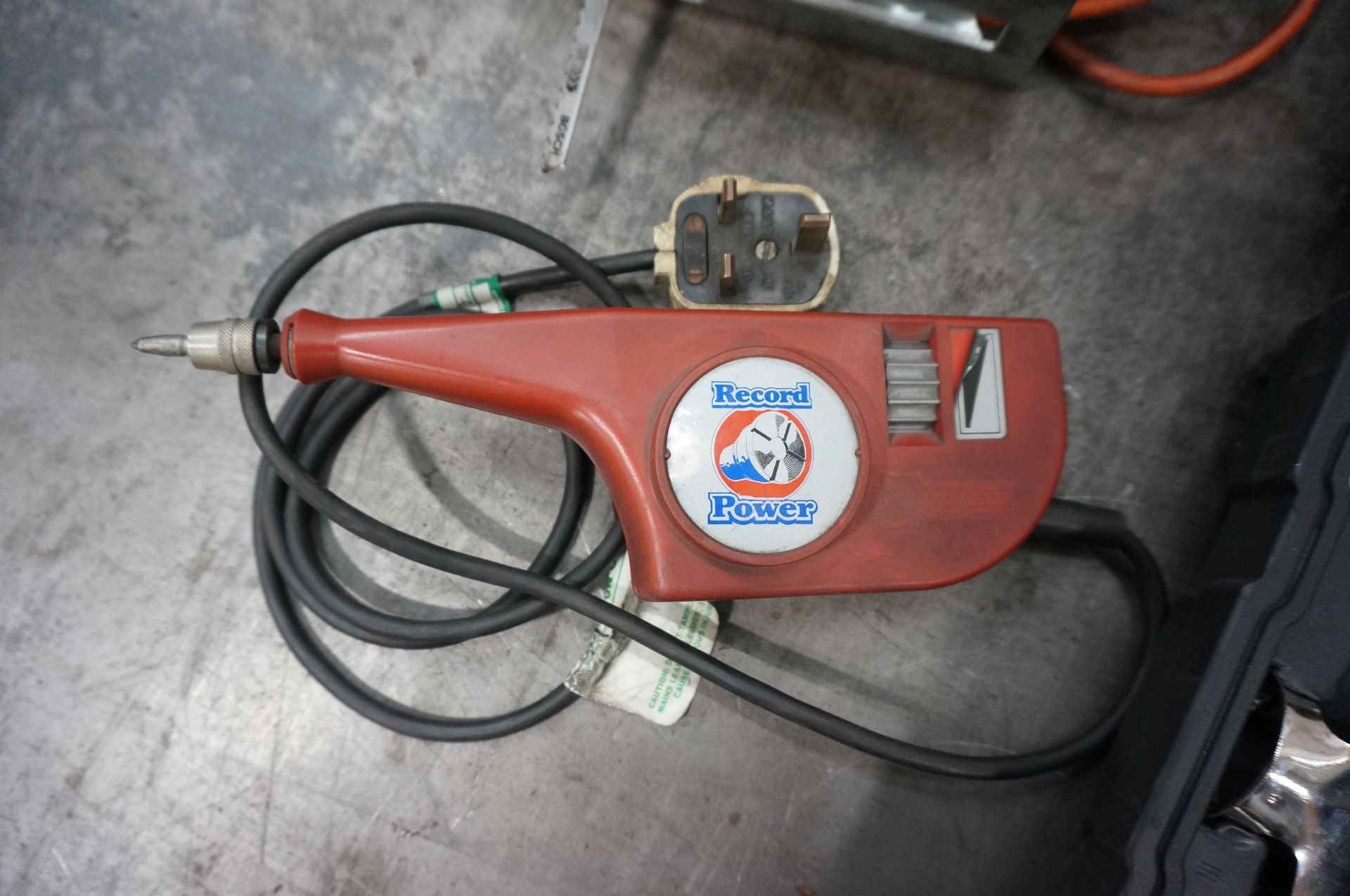 Three 240V Hand Tools. Comprimising of: Titan Heat Gun, Black & Decker Jigsaw & Record Power Engrave - Image 5 of 6