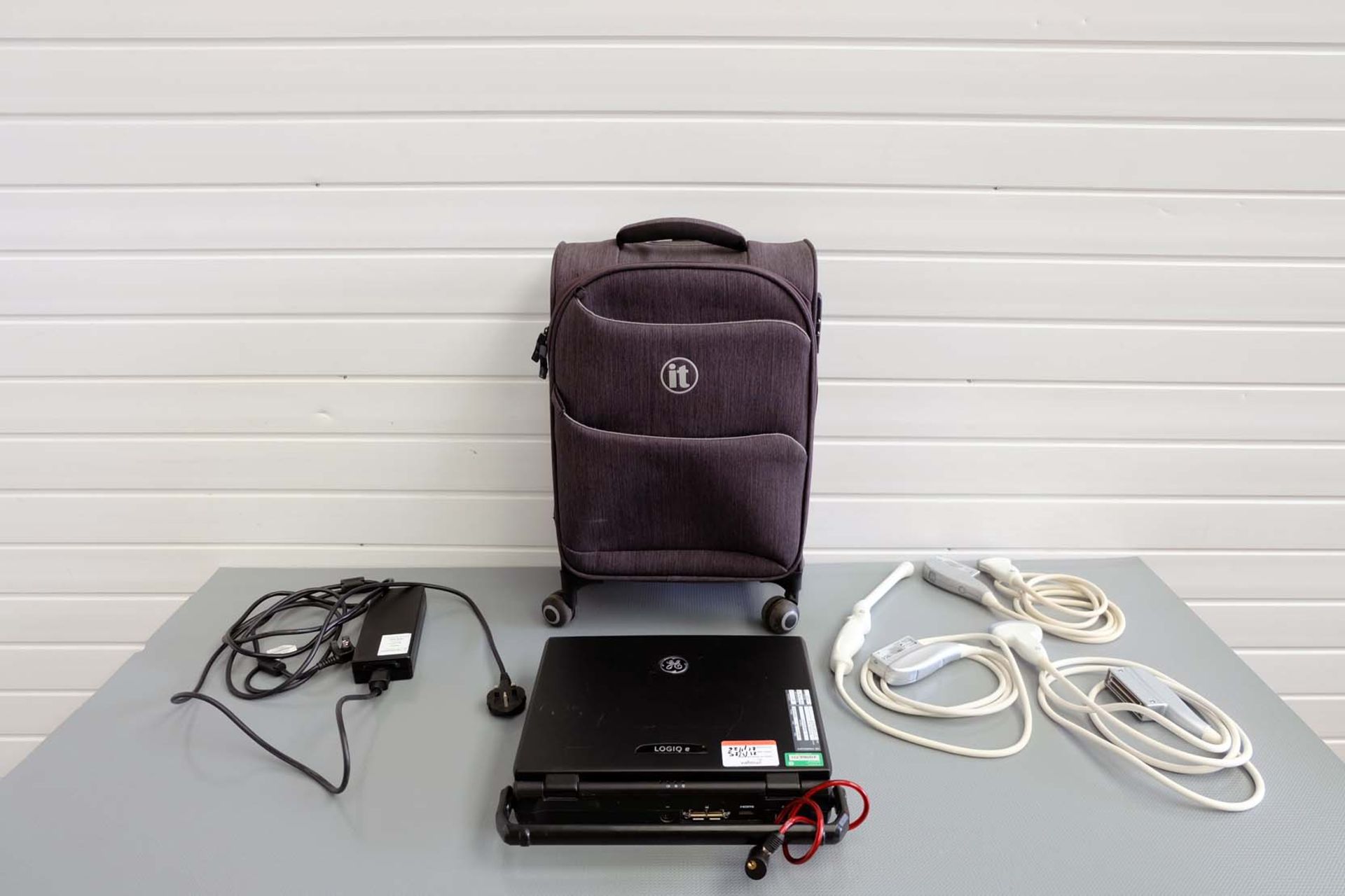 GE Healthcare LOGIQ e R7 Laptop Ultrasound System. Year 2017. Software Version R9.1.X. With Travel - Image 2 of 13