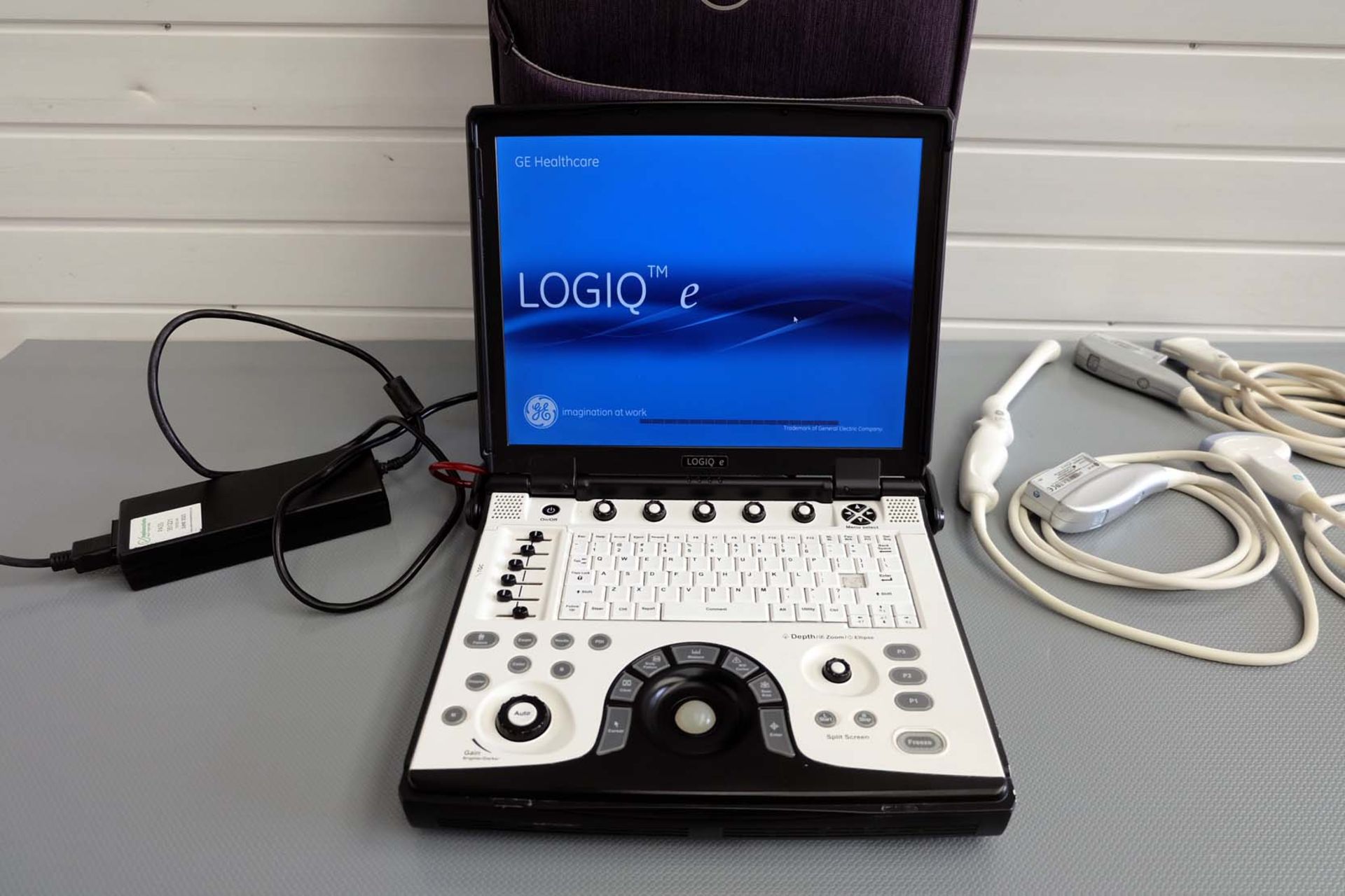 GE Healthcare LOGIQ e R7 Laptop Ultrasound System. Year 2017. Software Version R9.1.X. With Travel