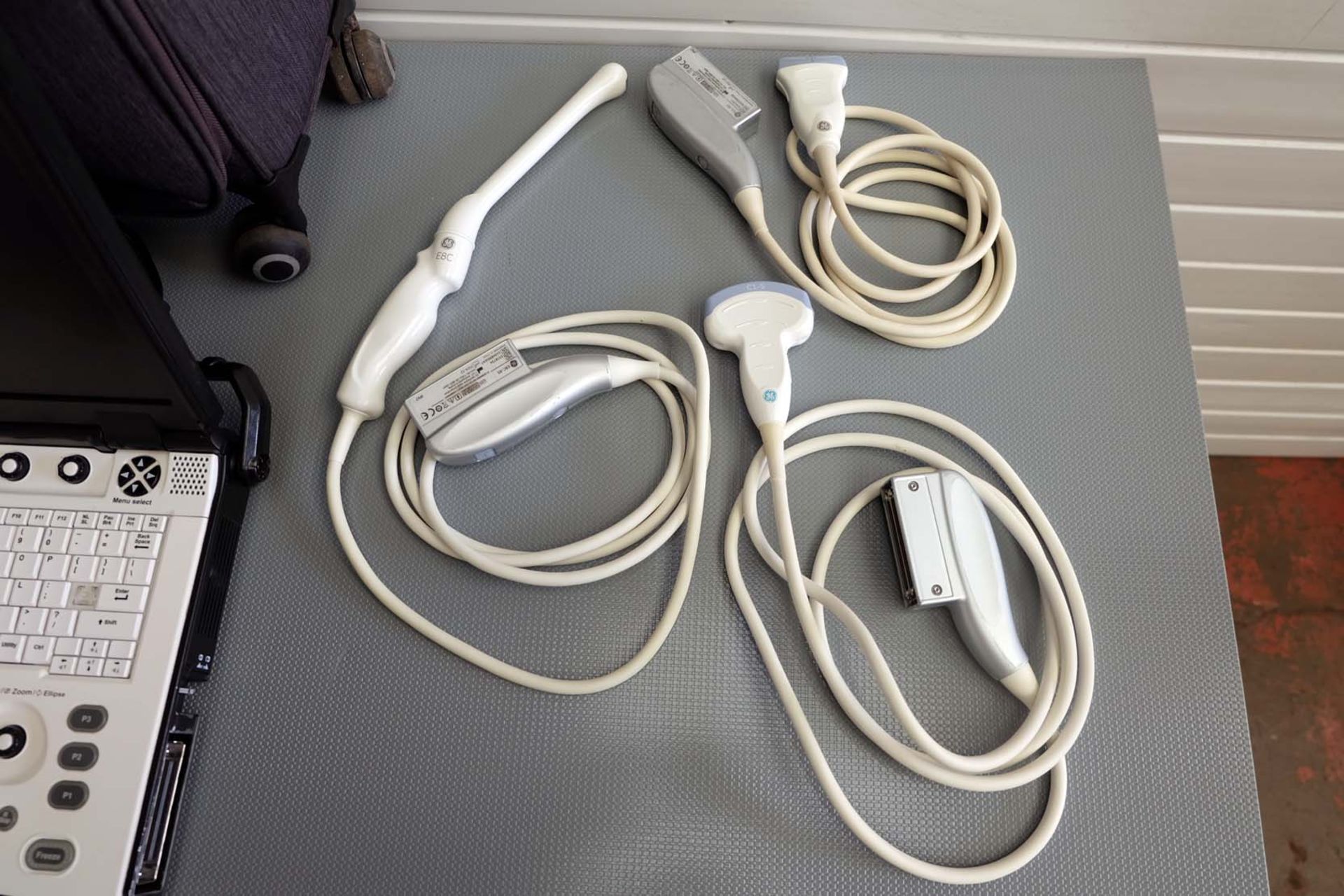 GE Healthcare LOGIQ e R7 Laptop Ultrasound System. Year 2017. Software Version R9.1.X. With Travel - Image 8 of 13