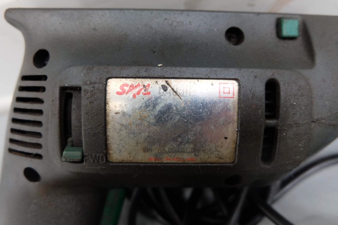 3 x 240 Volt Power Tools. Bosch & Metabo Hand Grinders and Skil Pistol Drill.  - Image 7 of 7