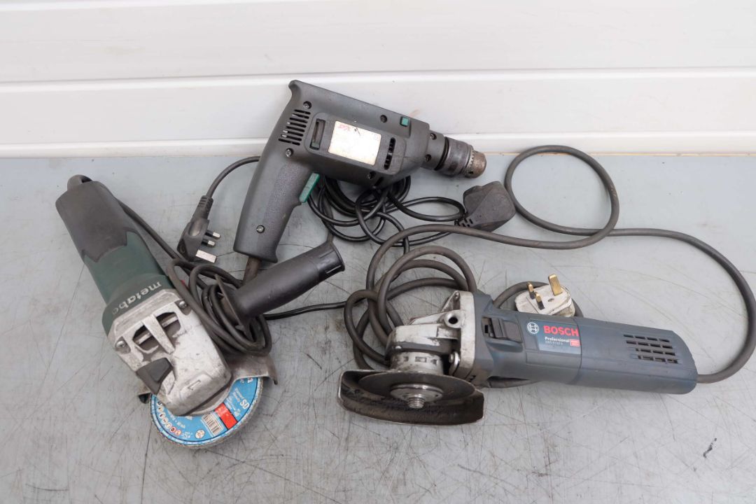 3 x 240 Volt Power Tools. Bosch & Metabo Hand Grinders and Skil Pistol Drill.  - Image 1 of 7