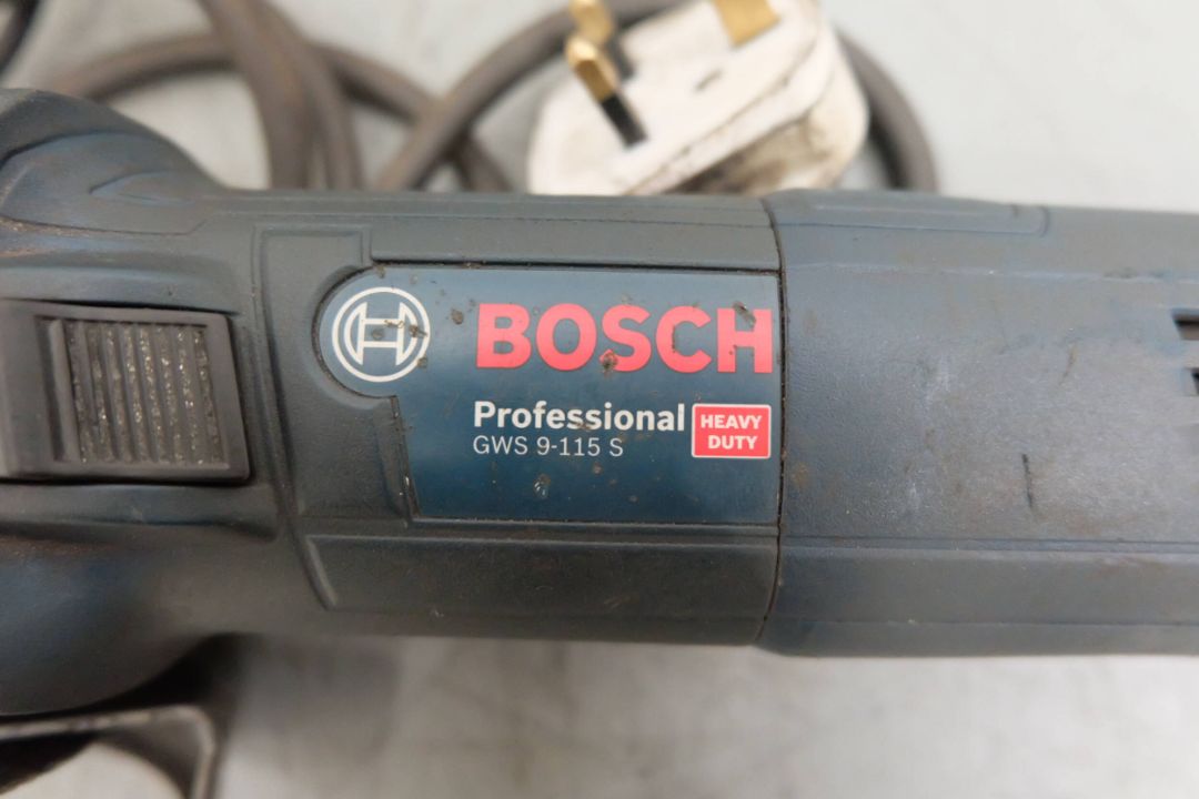 3 x 240 Volt Power Tools. Bosch & Metabo Hand Grinders and Skil Pistol Drill.  - Image 3 of 7