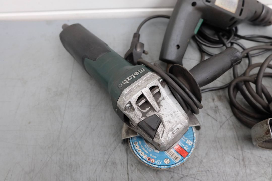 3 x 240 Volt Power Tools. Bosch & Metabo Hand Grinders and Skil Pistol Drill.  - Image 4 of 7
