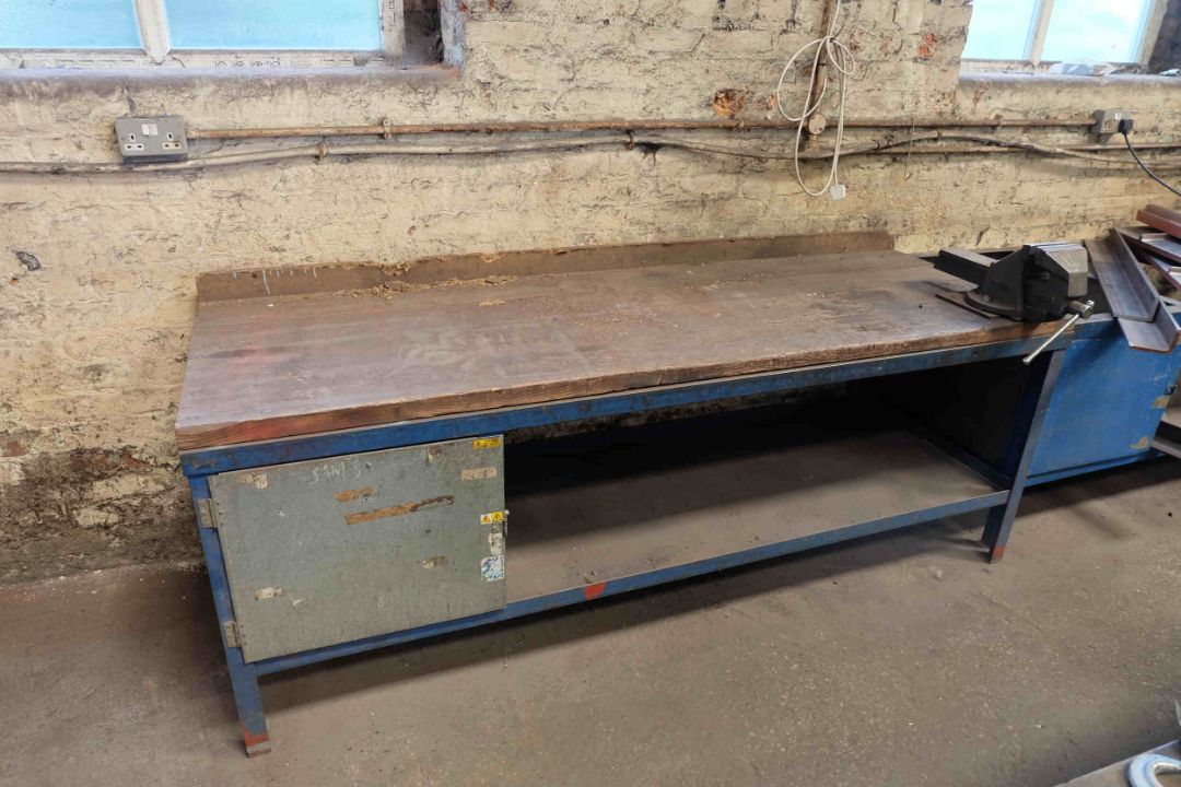Steel Workbench With Timber Top & Roebuck No6 Bench Vice. Size 7'6" x 30". - Image 1 of 4