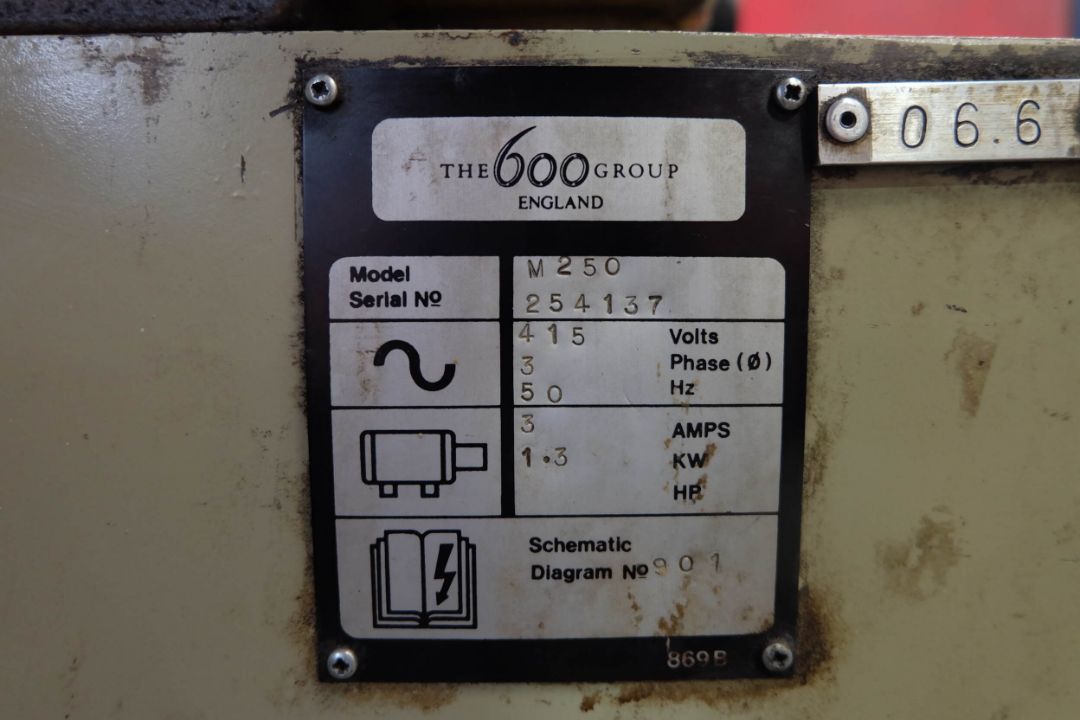 Harrison M250 Centre Lathe. Distance Between Centres 750mm. Swing Over Bed 280mm. Spindle Speeds 40  - Image 8 of 9