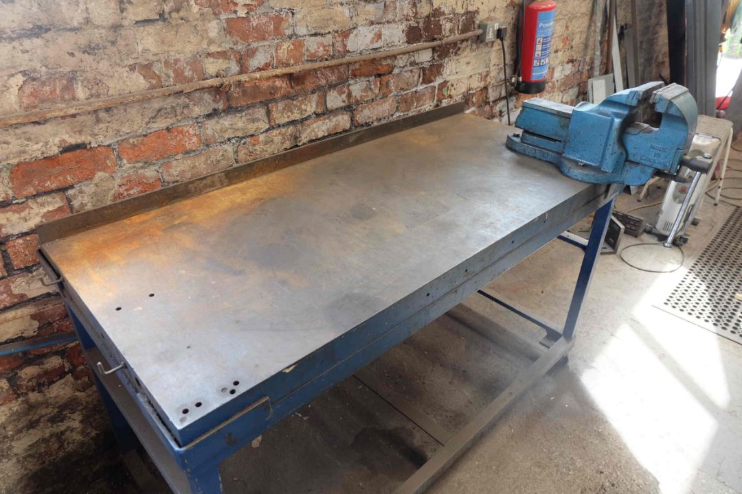 Cast Iron Table on Steel Stand With Wheels. Size 60" x 28". With Record No.25 Quick Release 6" Bench - Image 2 of 4