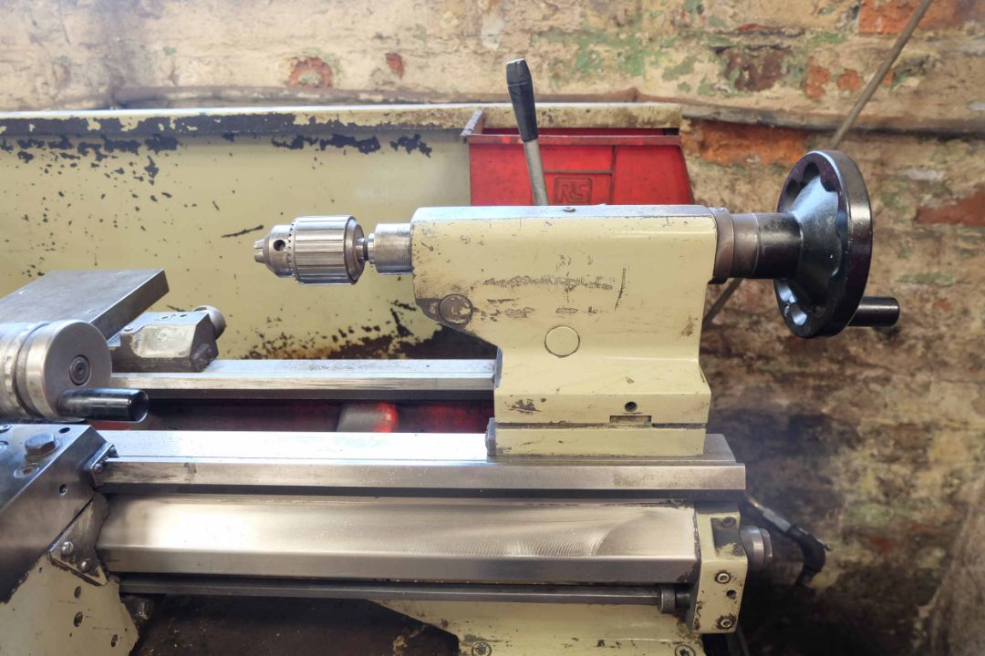 Harrison M250 Centre Lathe. Distance Between Centres 750mm. Swing Over Bed 280mm. Spindle Speeds 40  - Image 6 of 9