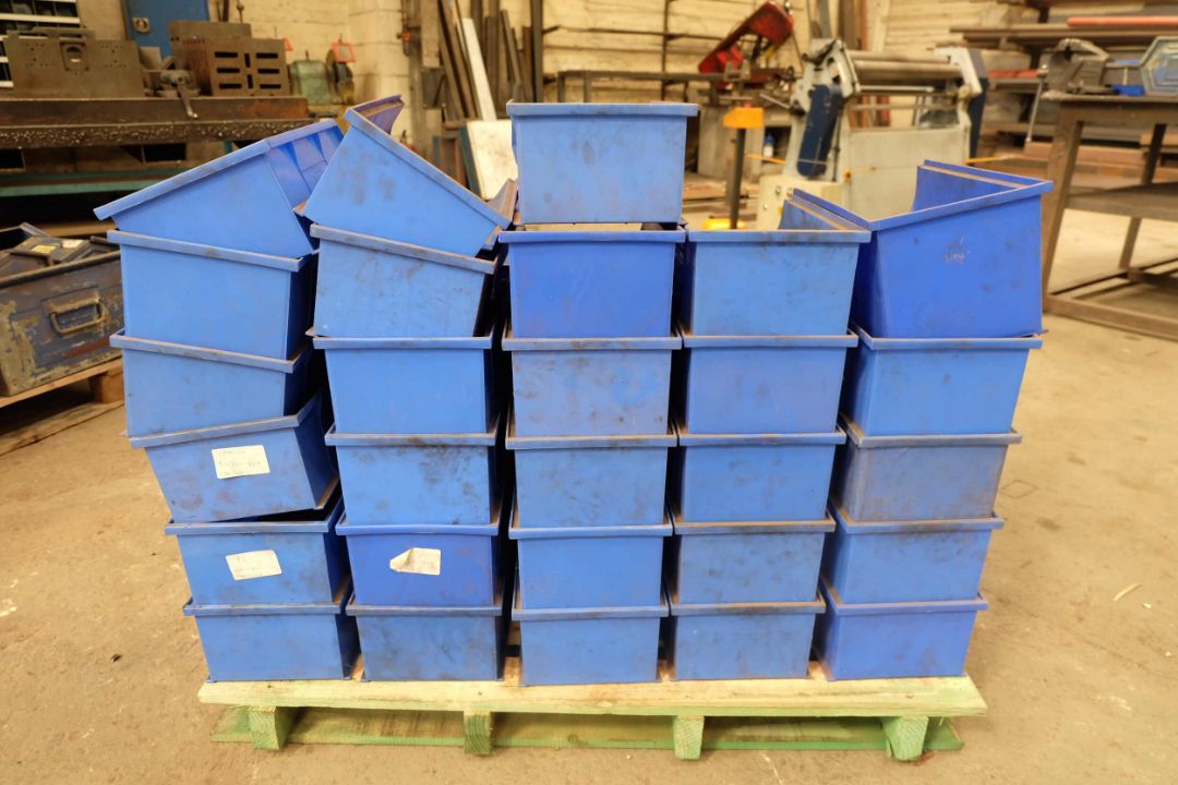Quantity of Plastic Wall Hanging Bins. Barton Sizes 2, 3 & 4 and Linksi Sizes 3 & 4 etc. - Image 3 of 3