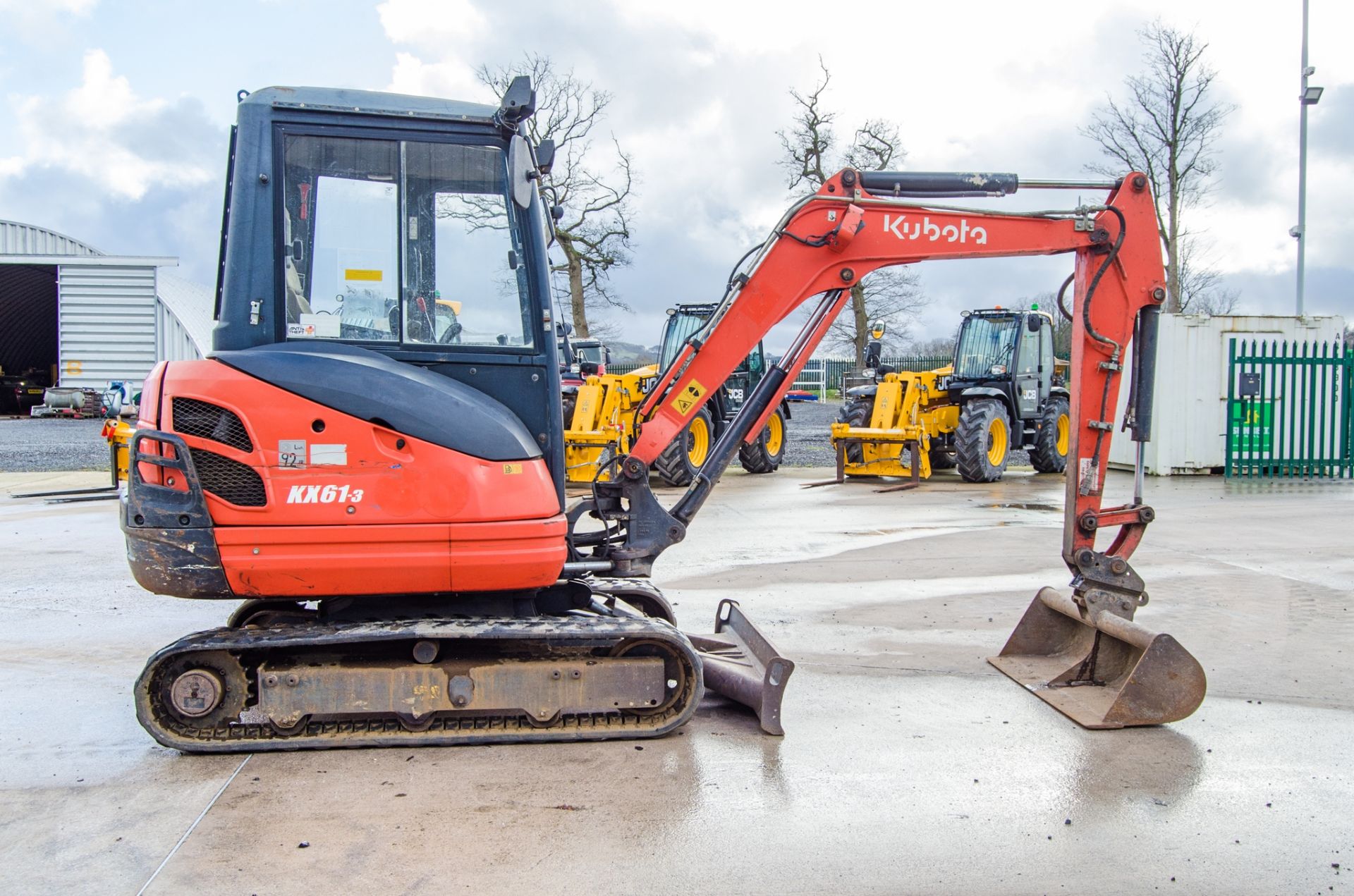 Kubota KX61-3 2.6 tonne rubber tracked excavator Year: 2017 S/N: 83407 Recorded Hours: 2864 blade. - Image 8 of 25