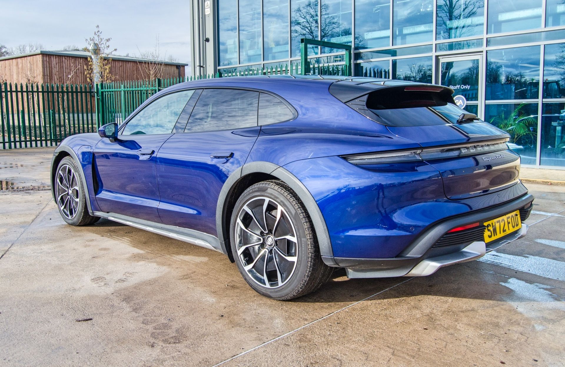 2023 Porsche Taycan Turbo Cross Turismo 500KW 93KWH electric automatic 5 seat hatchback - Image 4 of 40
