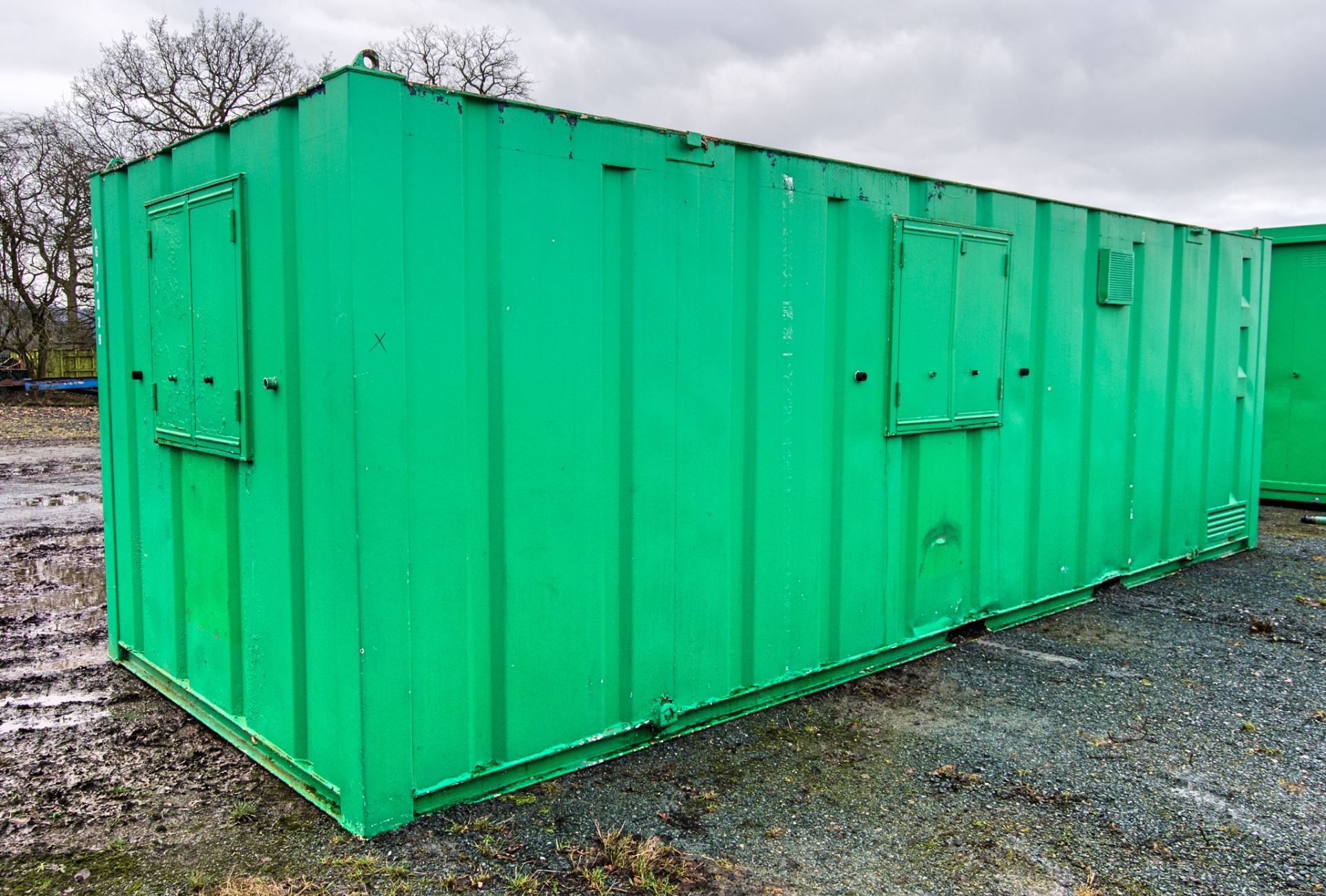 24ft x 9ft steel anti vandal welfare site unit Comprising of: Canteen area, drying room, office, - Image 4 of 11