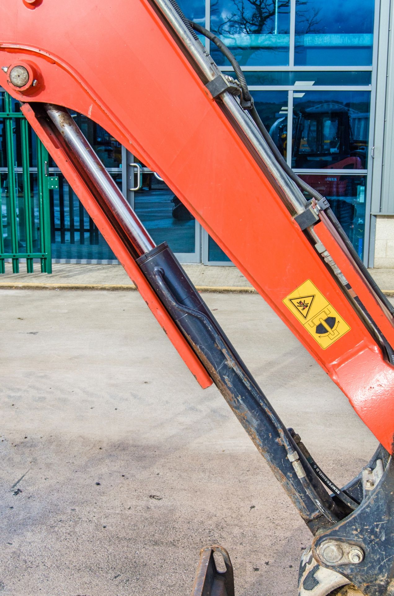 Kubota KX61-3 2.6 tonne rubber tracked excavator Year: 2017 S/N: 83407 Recorded Hours: 2864 blade. - Image 17 of 25