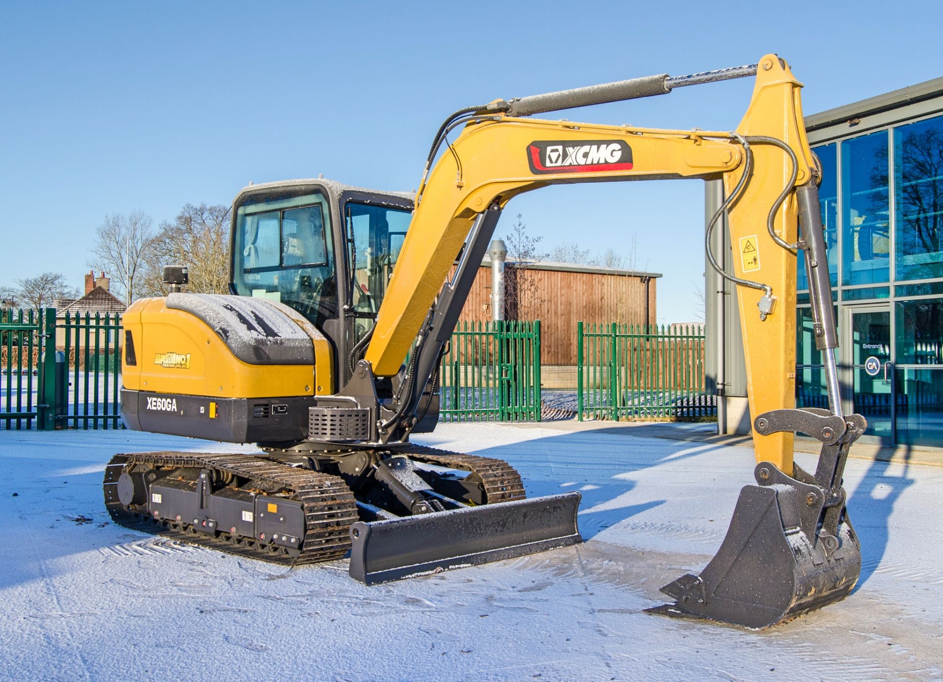 XCMG XE60GA 6 tonne steel tracked excavator Year: 2025 S/N: ESKA21827 Recorded Hours: 15 blade, - Image 2 of 28