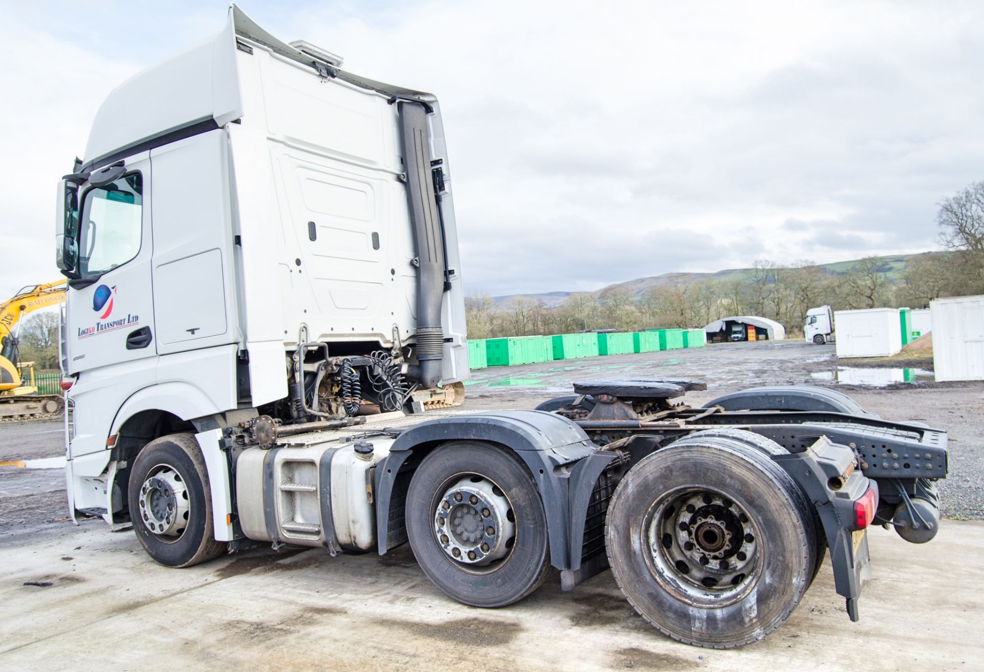 Mercedes Benz 2551 6x2 12,809cc diesel automatic tractor unit Registration Number: YJ18 RKZ Date - Image 7 of 27