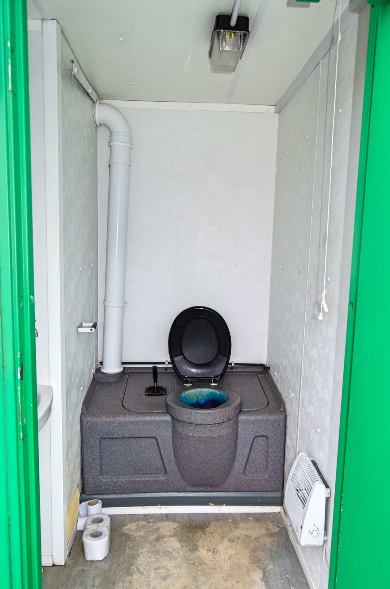 24ft x 9ft steel anti-vandal welfare site unit Comprising of: Canteen area, drying room, office, - Image 9 of 11