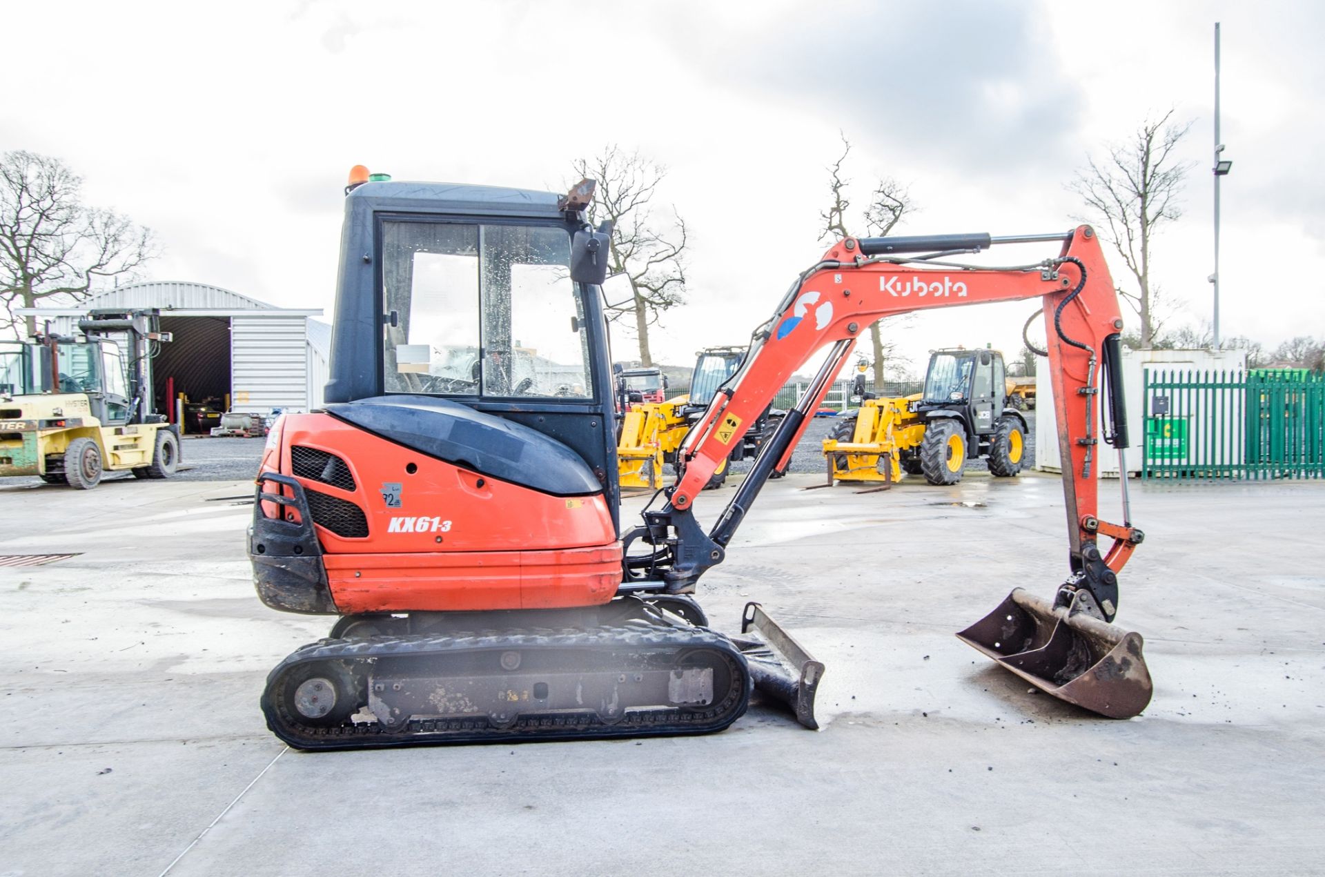 Kubota KX61-3 2.6 tonne rubber tracked excavator Year: 2015 S/N: 81783 Recorded Hours: 3857 blade. - Image 8 of 24