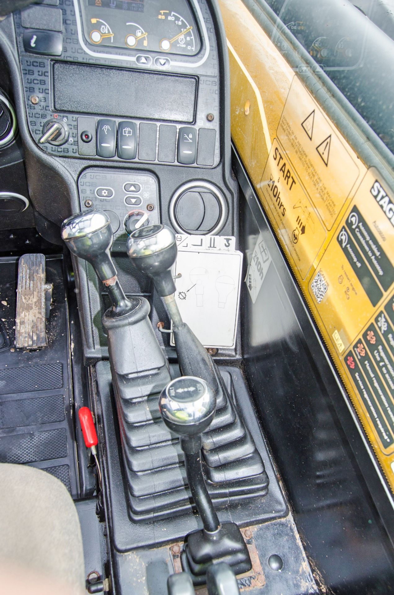 JCB 540-140 Hi-Viz Stage V 14 metre telescopic handler Year: 2021 S/N: 3084895 Recorded Hours: - Image 18 of 26