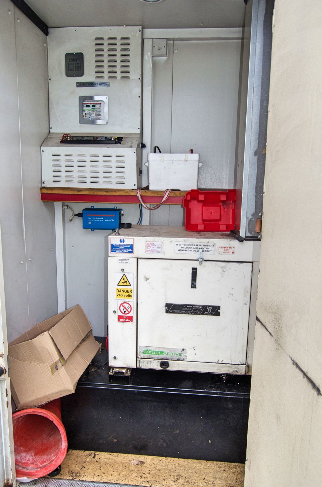 24ft x 9ft steel anti vandal welfare site unit Comprising of: anteen area, drying room, office, - Image 10 of 11