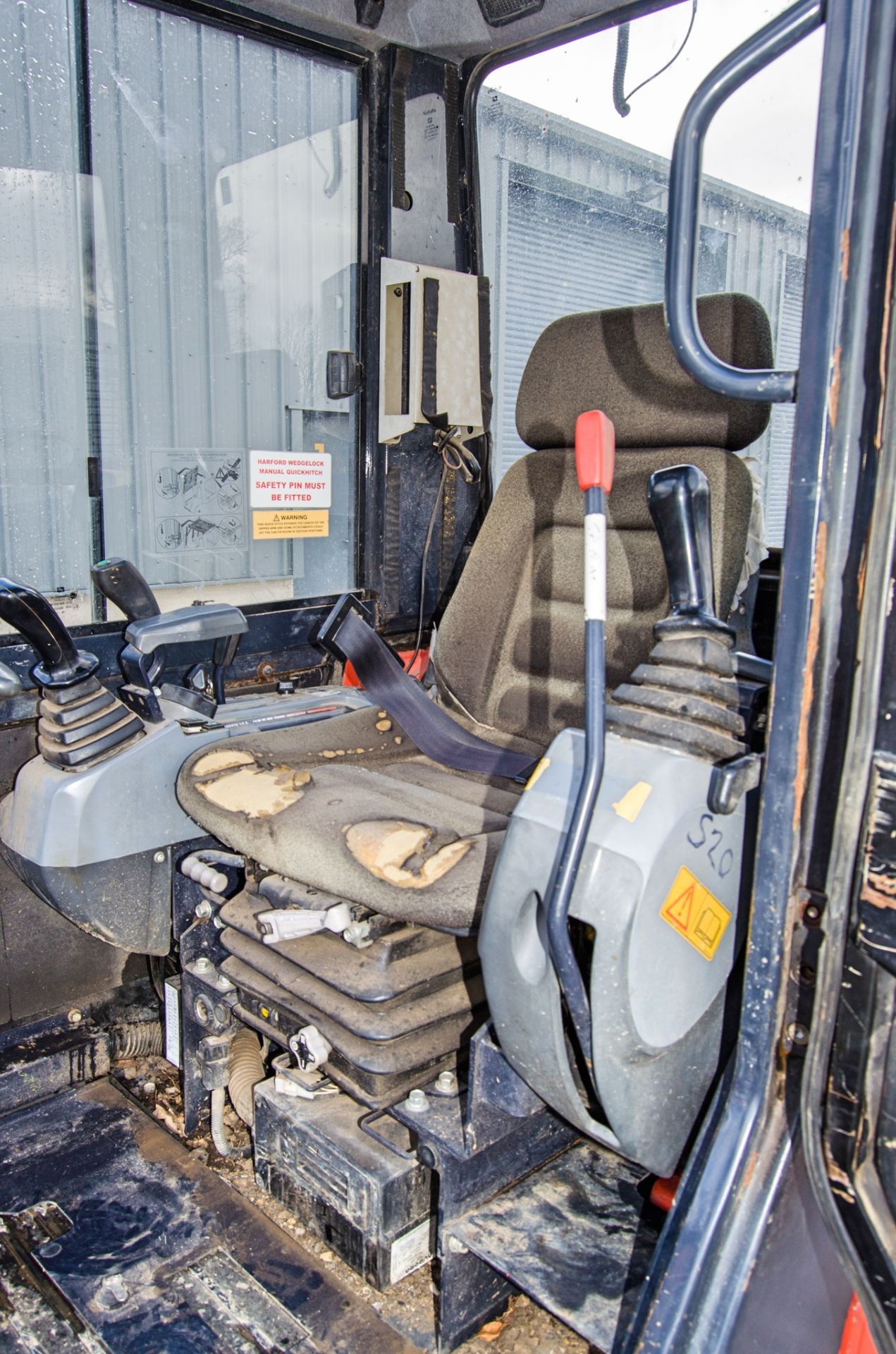 Kubota KX61-3 2.6 tonne rubber tracked excavator Year: 2015 S/N: 81783 Recorded Hours: 3857 blade. - Image 19 of 24