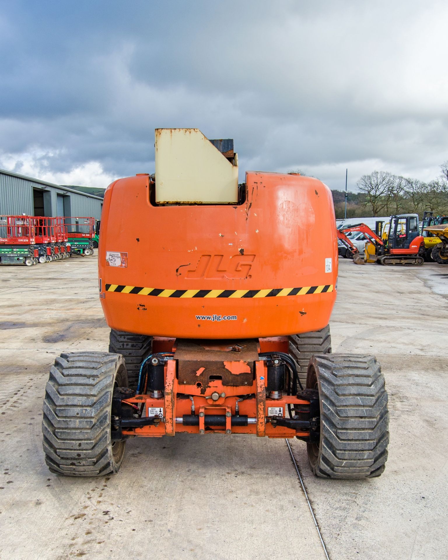 JLG 450AJ Series II diesel driven articulated boom access platform Year: 2012 S/N: E300000325 - Image 6 of 19
