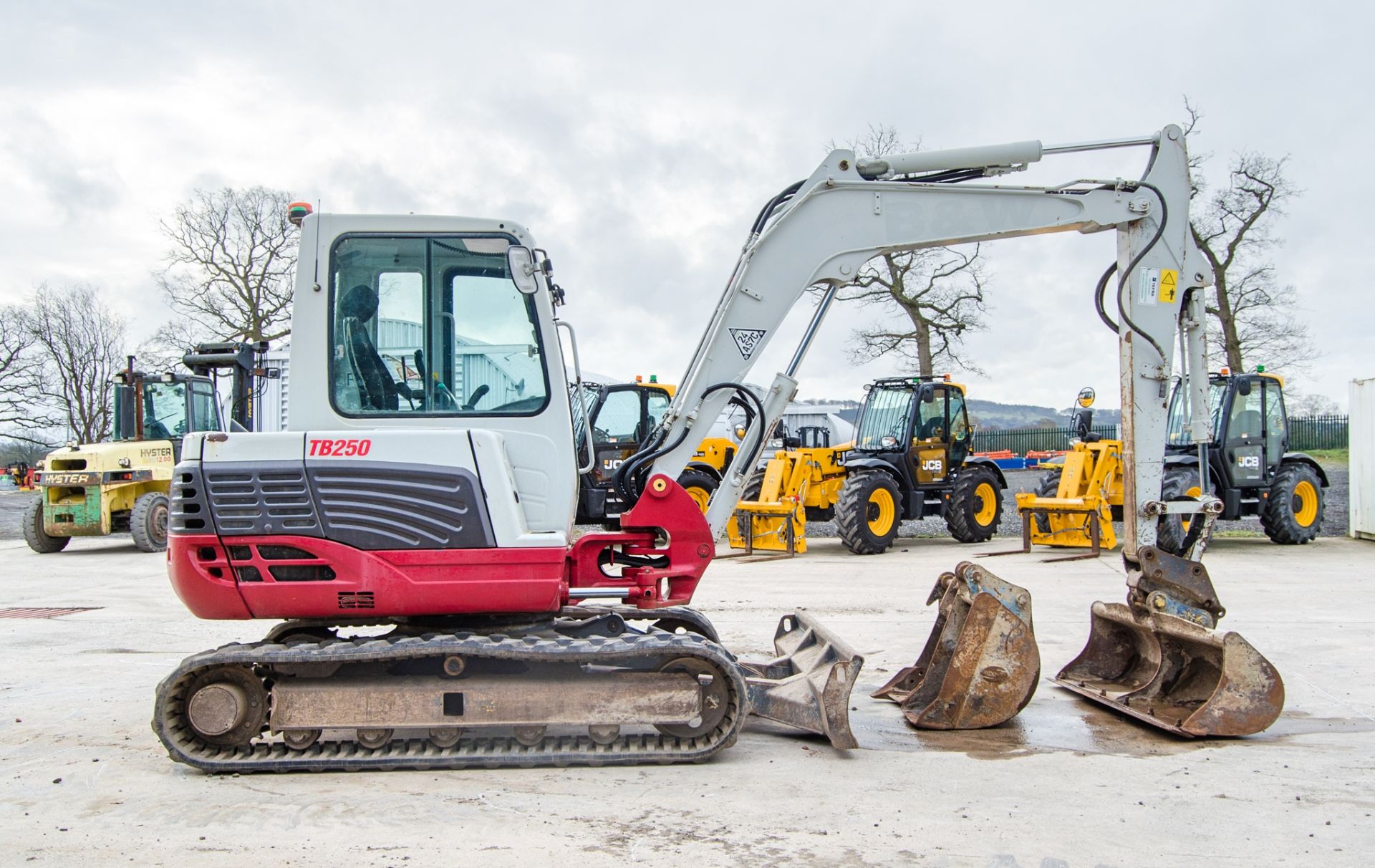 Takeuchi TB250 5 tonne rubber tracked excavator Year: 2018 S/N: 125005919 Recorded Hours: 5503 - Image 8 of 27