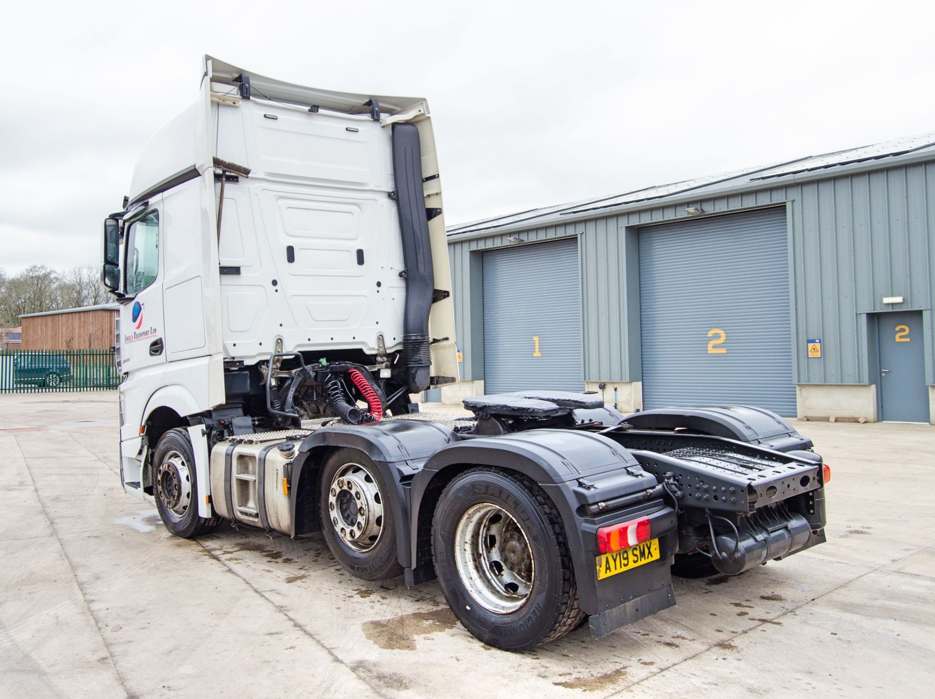 Mercedes Benz 2553 6x2 12,809cc diesel automatic tractor unit Registration Number: AY19 SMX Date - Image 4 of 31