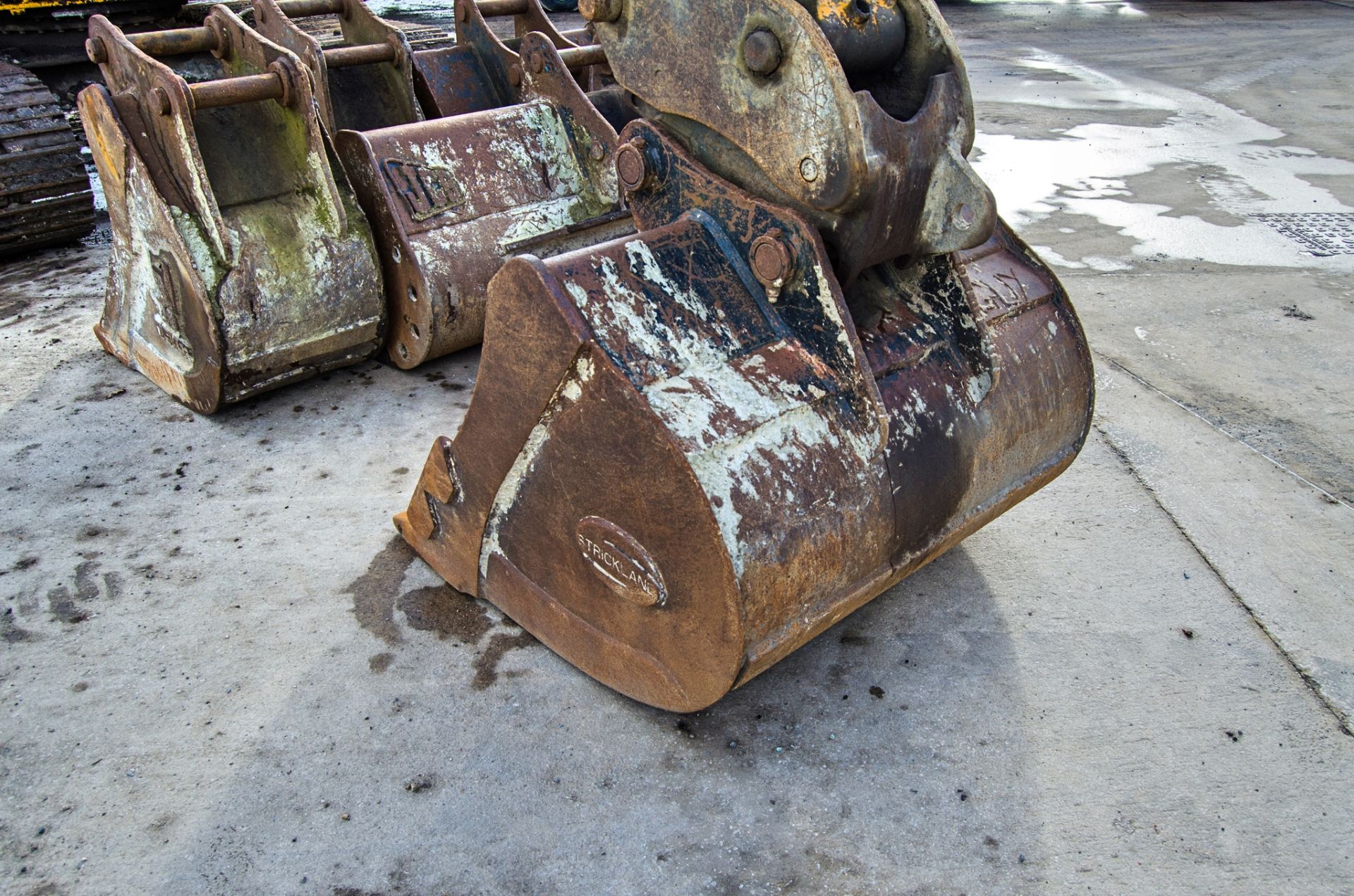 JCB JS130LC 13 tonne steel tracked excavator Year: 2011 S/N: 1535696 Recorded Hours: 10,728 piped, - Image 16 of 30