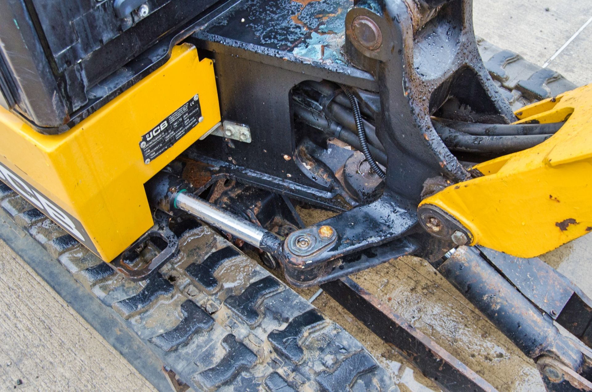 JCB 16C-1 1.6 tonne rubber tracked mini excavator Year: 2018 S/N: 2492810 Recorded Hours: 174 blade, - Image 18 of 26