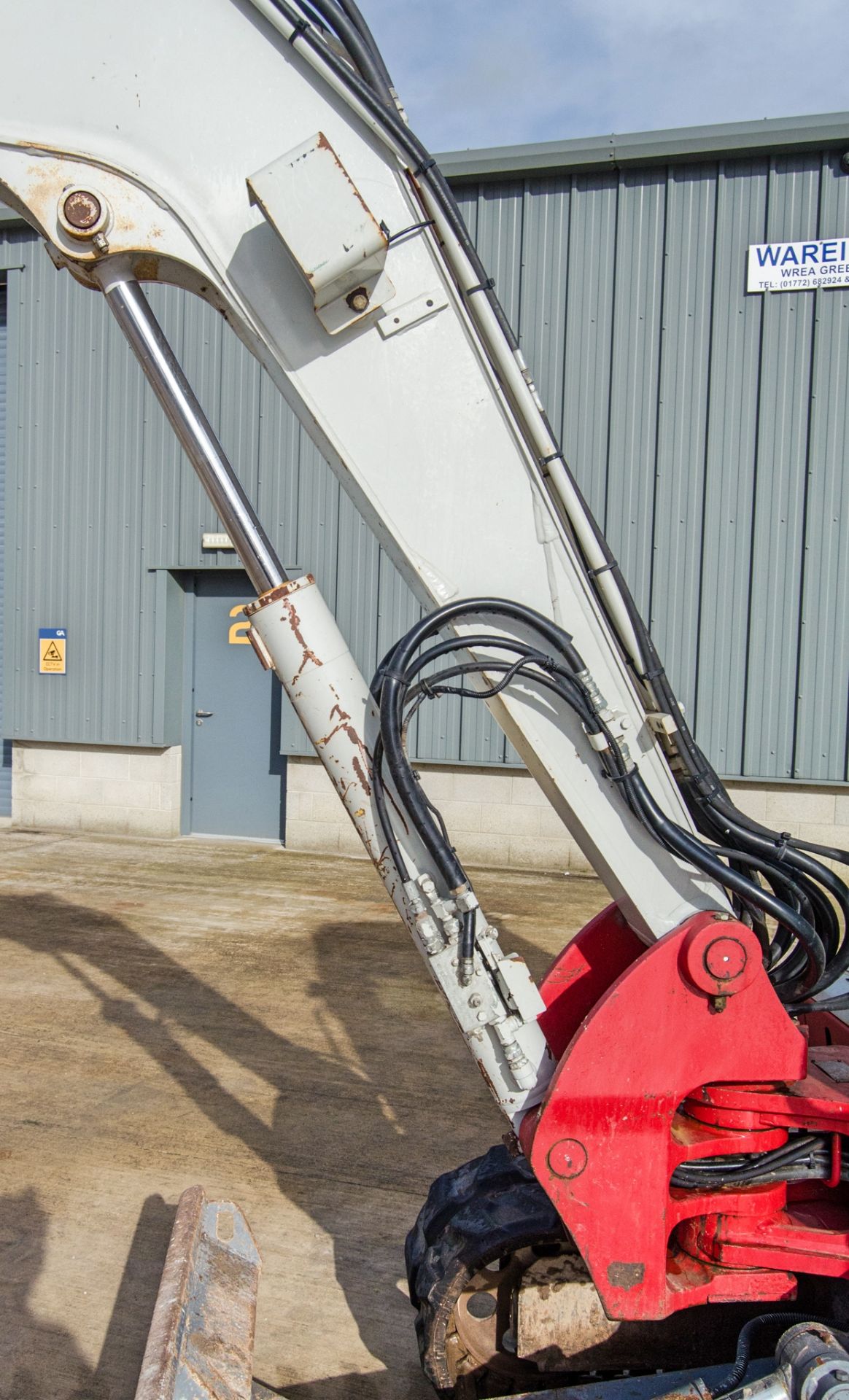 Takeuchi TB250 5 tonne rubber tracked excavator Year: 2018 S/N: 125005975 Recorded Hours: 5236 ( - Image 17 of 27