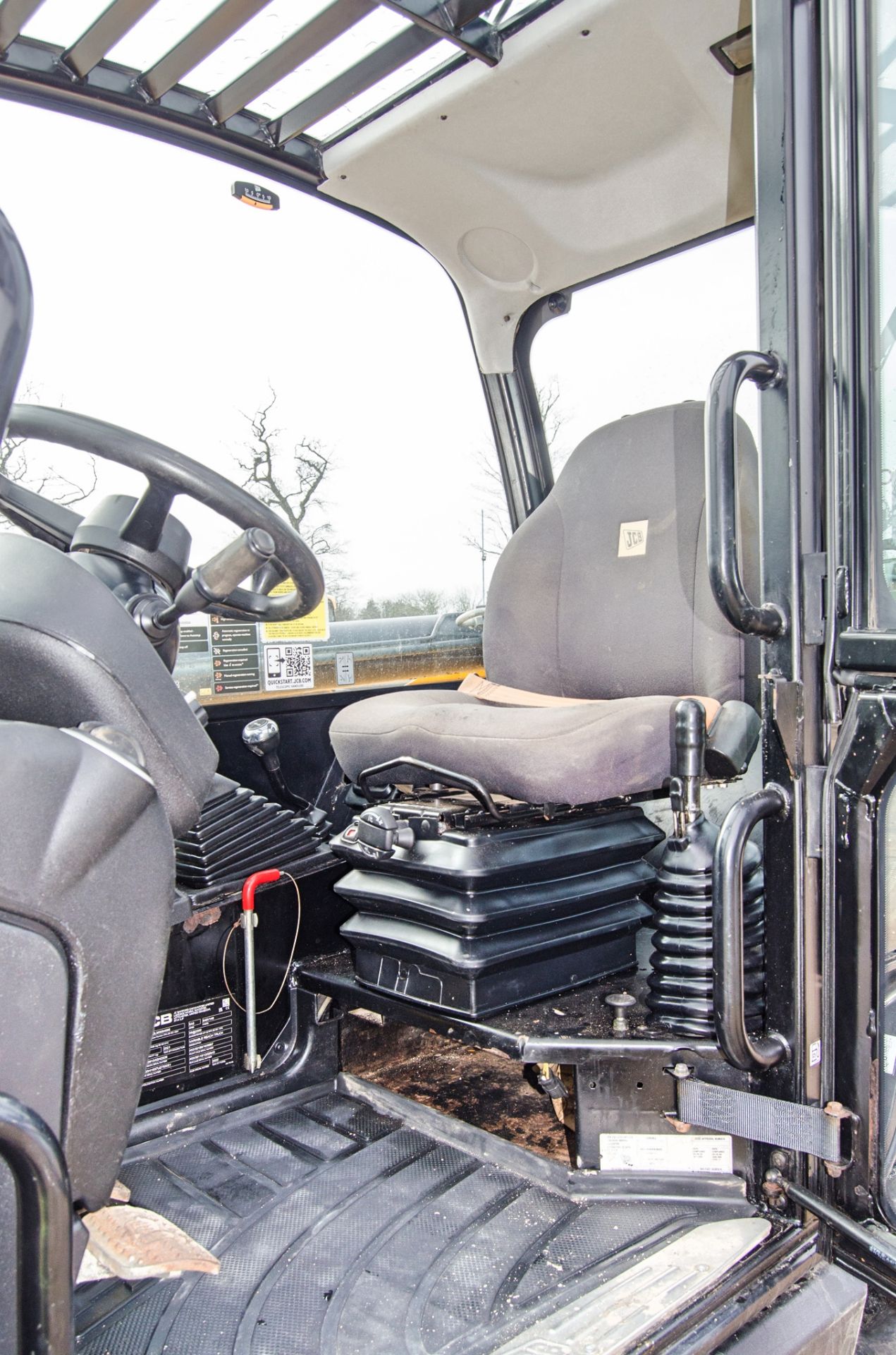 JCB 540-140 Hi-Viz Stage V 14 metre telescopic handler Year: 2021 S/N: 3084895 Recorded Hours: - Image 17 of 26