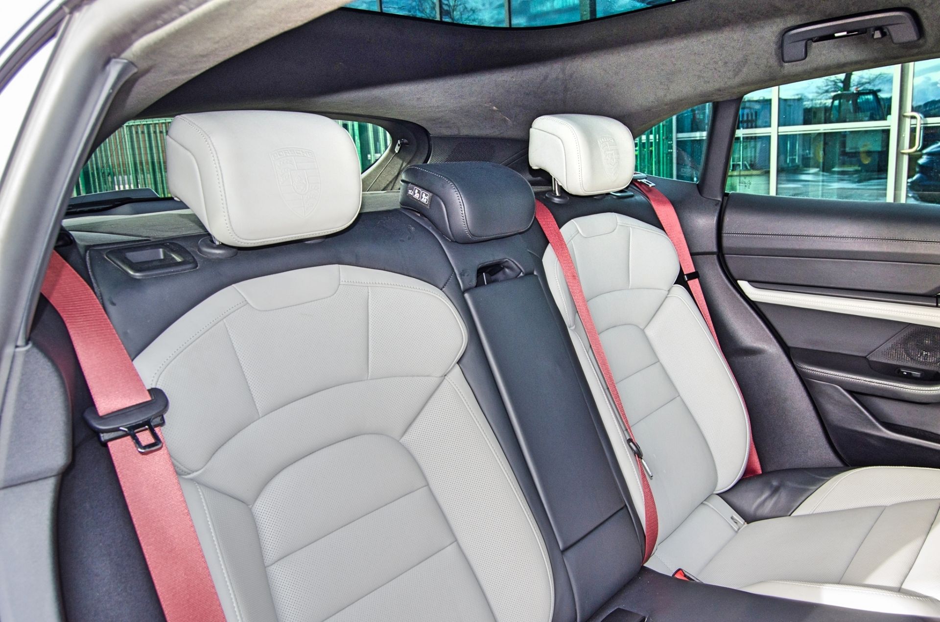 2023 Porsche Taycan Turbo Cross Turismo 500KW 93KWH electric automatic 5 seat hatchback - Image 29 of 40