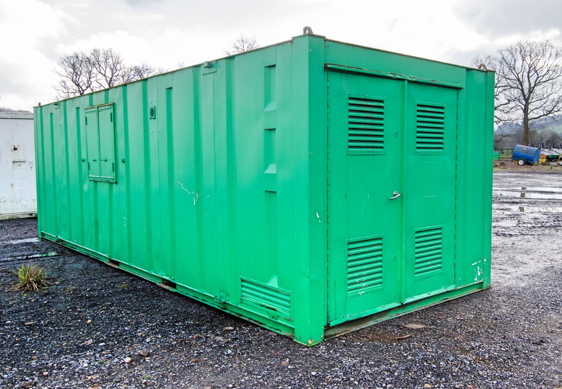 24ft x 9ft steel anti-vandal welfare site unit Comprising of: Canteen area, drying room, office, - Image 3 of 11