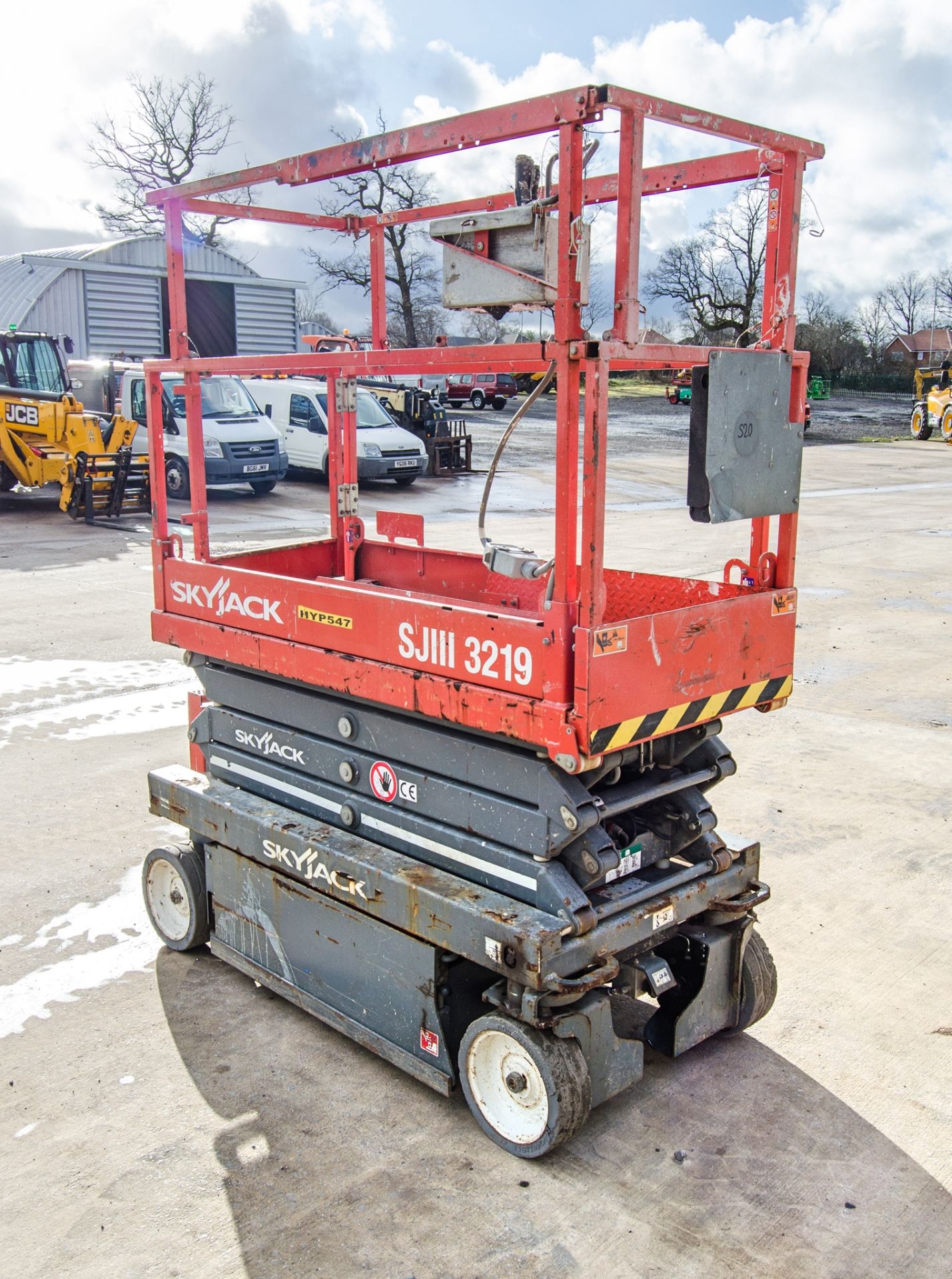 Skyjack SJIII 3219 battery electric scissor lift access platform Year: 2019 S/N: 22136633 HYP547 - Image 2 of 10