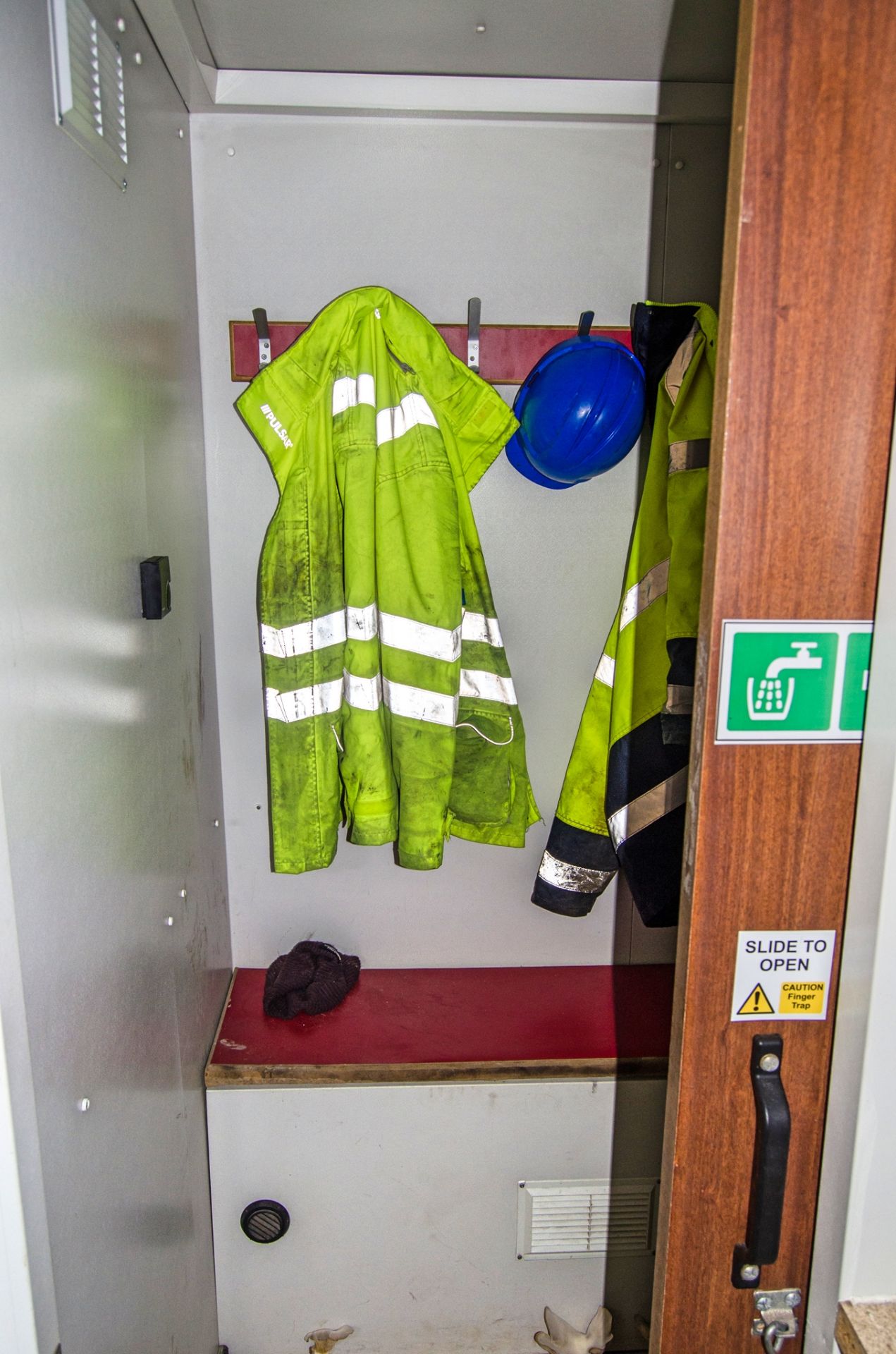 24ft x 9ft steel anti vandal welfare site unit Comprising of: anteen area, drying room, office, - Image 7 of 11