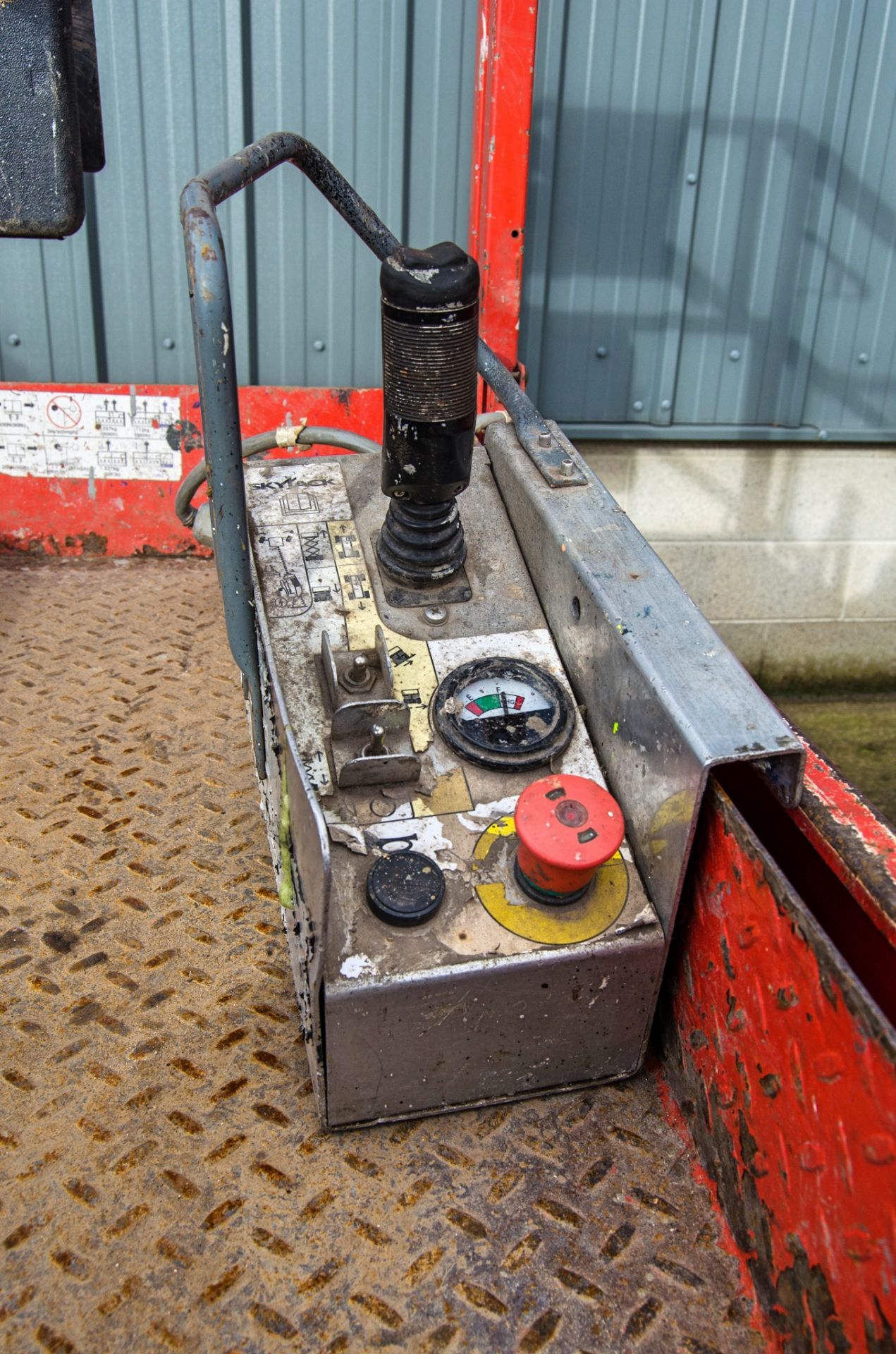 Skyjack SJIII 3219 battery electric scissor lift access platform Year: 2014 S/N: 22067626 HYP329 - Image 6 of 7