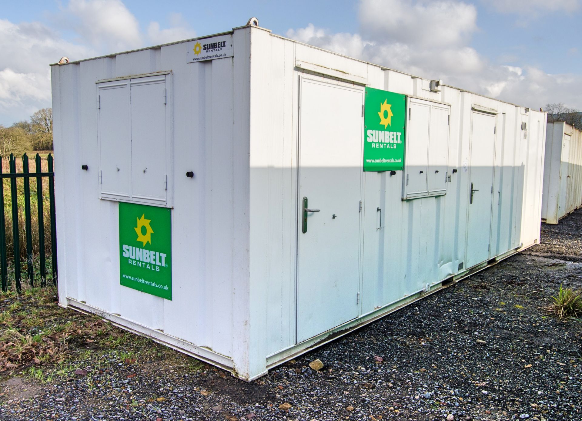 24ft x 9ft steel anti-vandal welfare site unit Comprising of: Canteen area, drying room, office, - Image 2 of 10