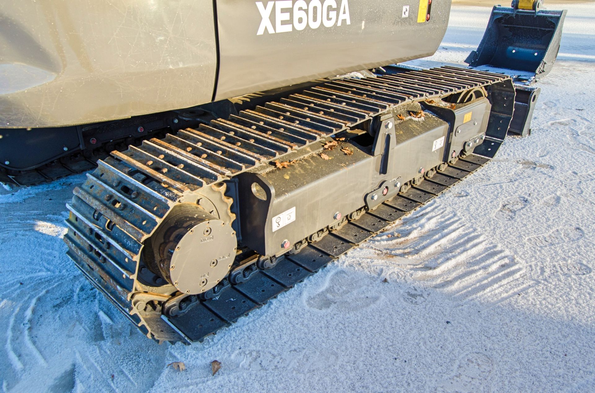 XCMG XE60GA 6 tonne steel tracked excavator Year: 2025 S/N: ESKA21827 Recorded Hours: 15 blade, - Image 11 of 28