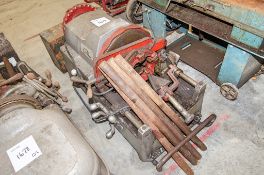 Asada 240v pipe threading machine ** No VAT on hammer but VAT will be charged on buyer's premium **