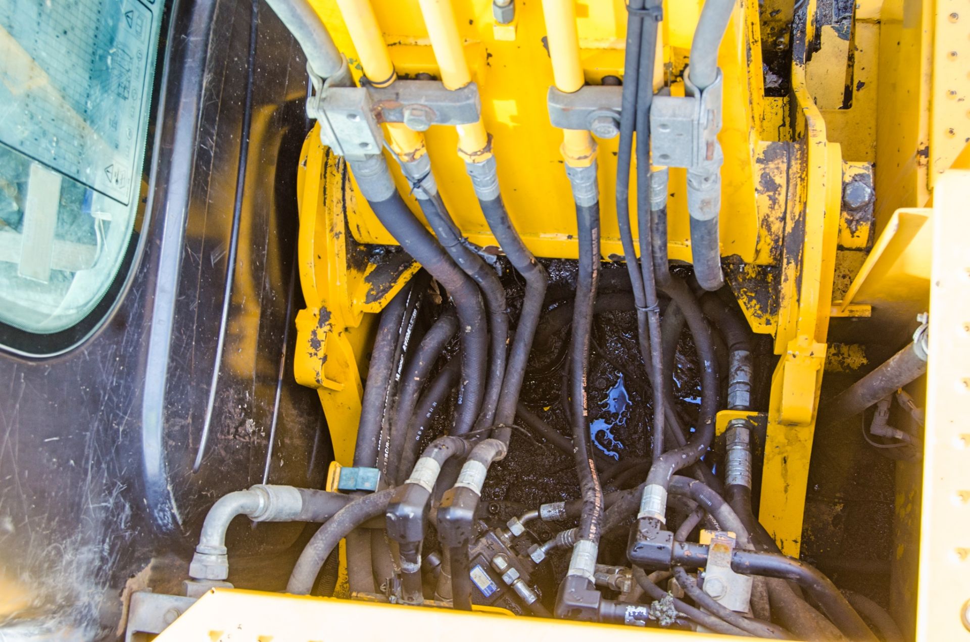 JCB JS130LC 13 tonne steel tracked excavator Year: 2011 S/N: 1535696 Recorded Hours: 10,728 piped, - Image 21 of 30