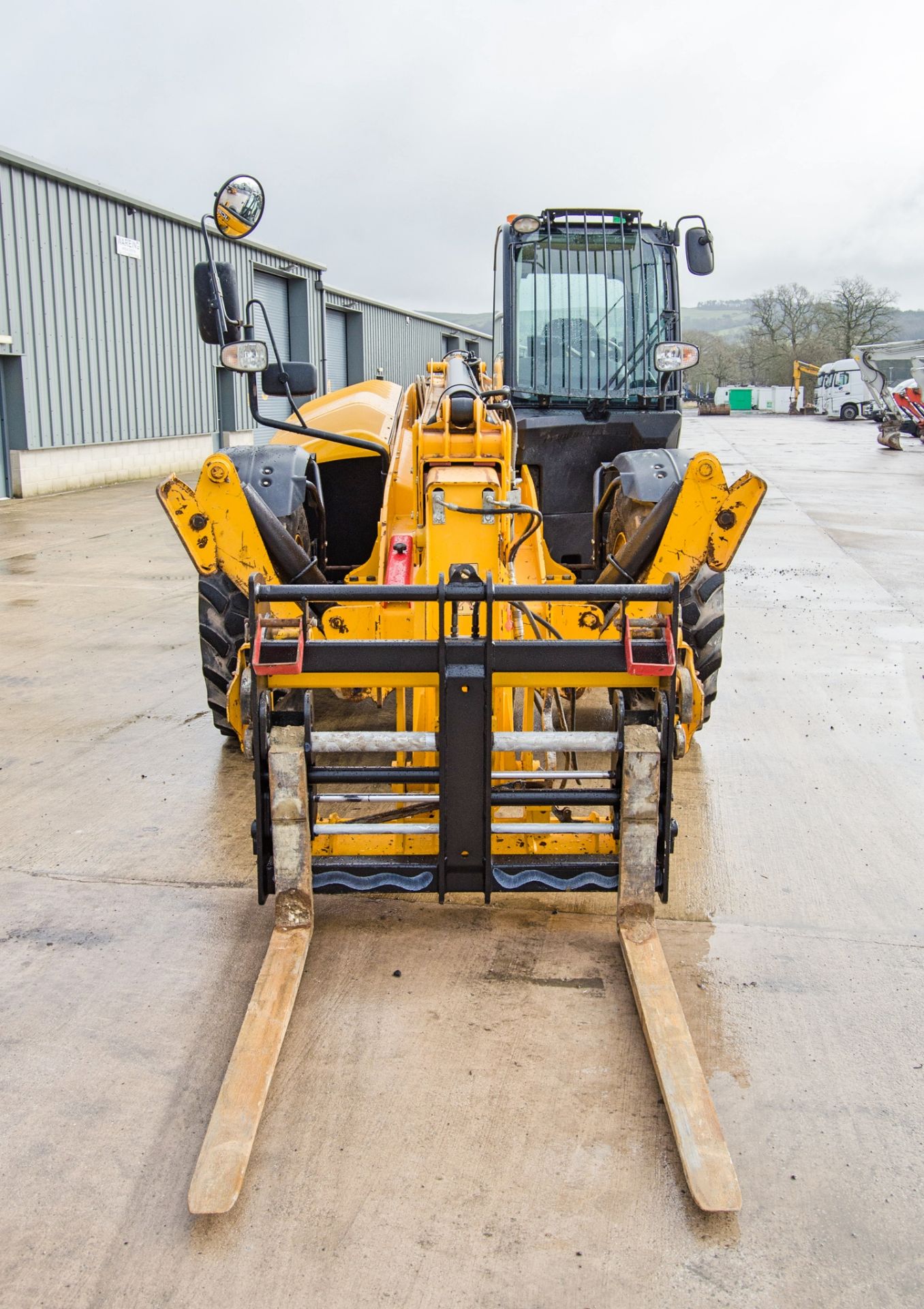 JCB 540-140 Hi-Viz Stage V 14 metre telescopic handler Year: 2021 S/N: 3084895 Recorded Hours: - Image 5 of 26