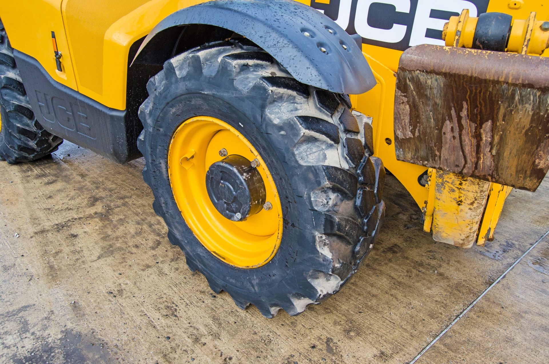 JCB 540-140 Hi-Viz Stage V 14 metre telescopic handler Year: 2021 S/N: 3084895 Recorded Hours: - Image 15 of 26