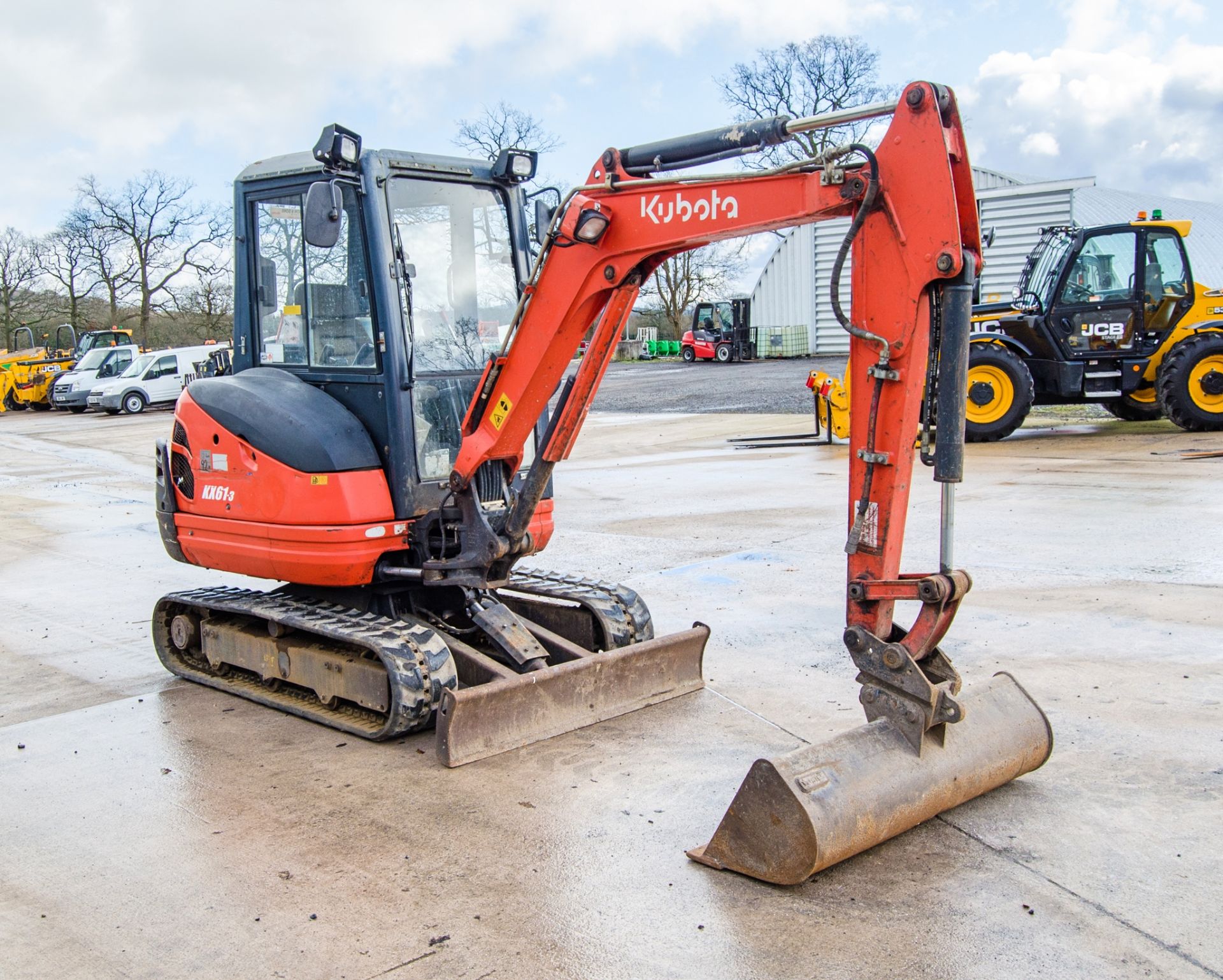 Kubota KX61-3 2.6 tonne rubber tracked excavator Year: 2017 S/N: 83407 Recorded Hours: 2864 blade. - Image 2 of 25