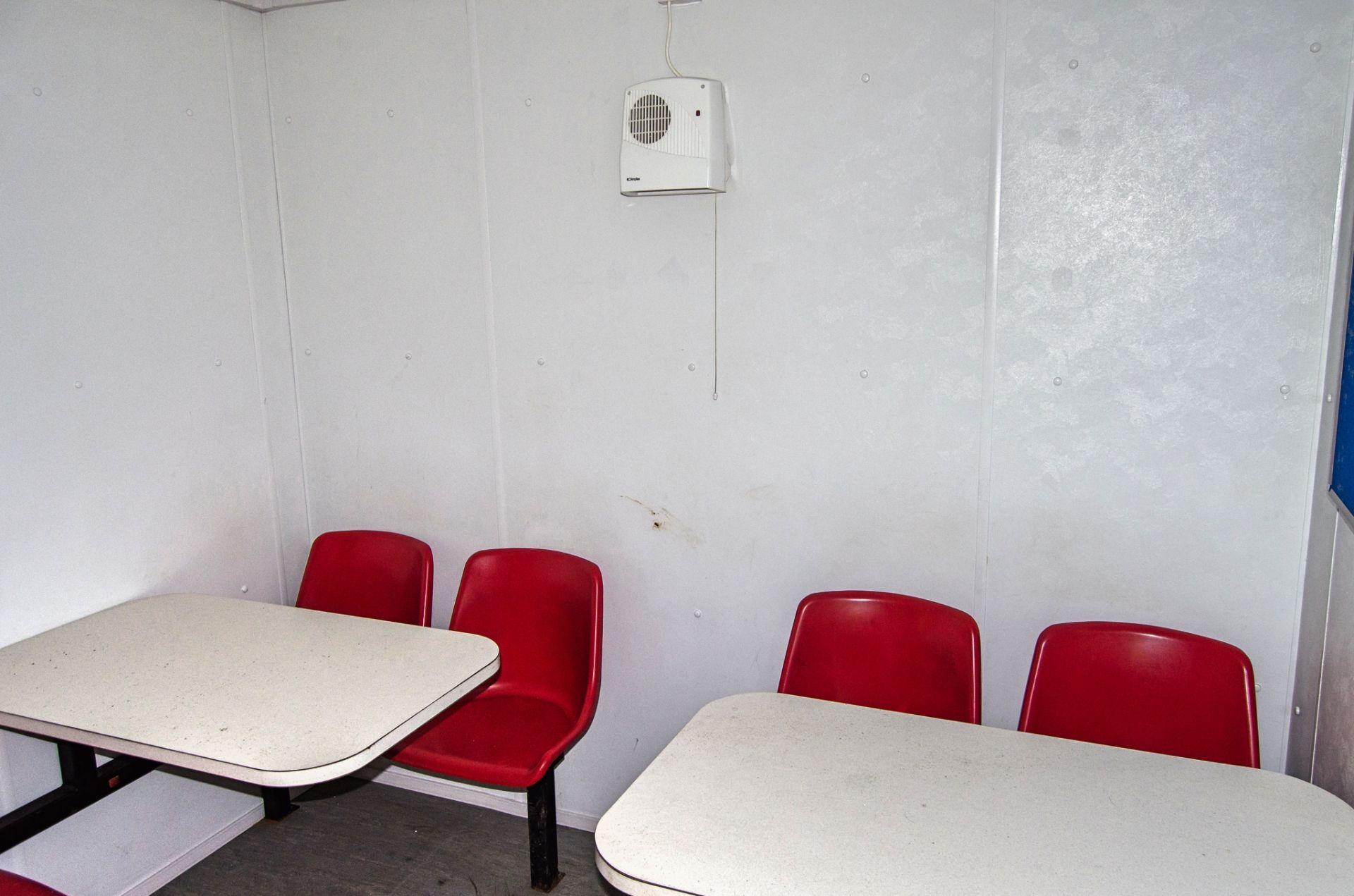 24ft x 9ft steel anti-vandal welfare site unit Comprising of: Canteen area, drying room, office, - Image 5 of 11